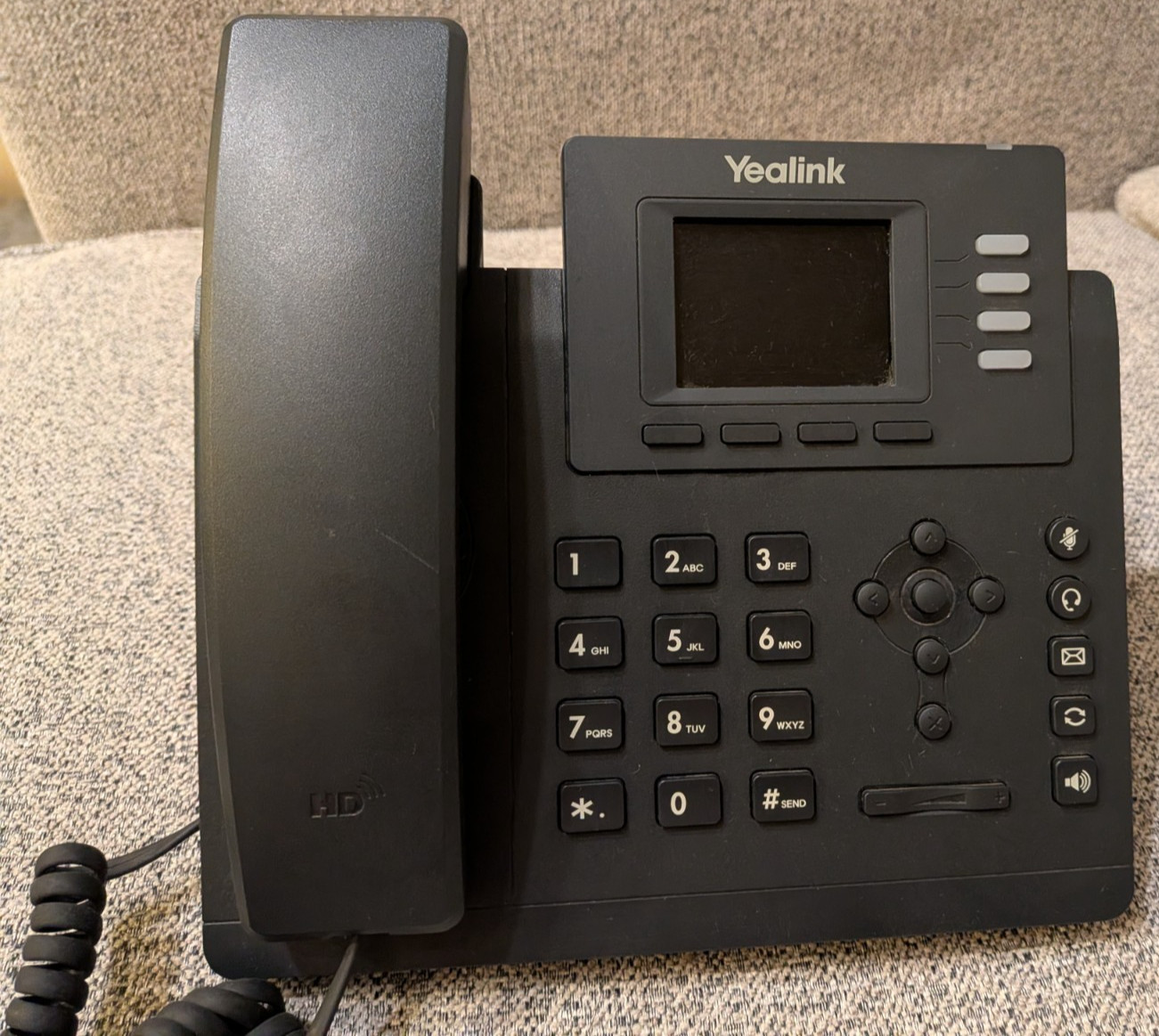 Yealink SIP-T33G Classic IP Phone 4 Lines HD Voice PoE Black Ethernet RJ-45