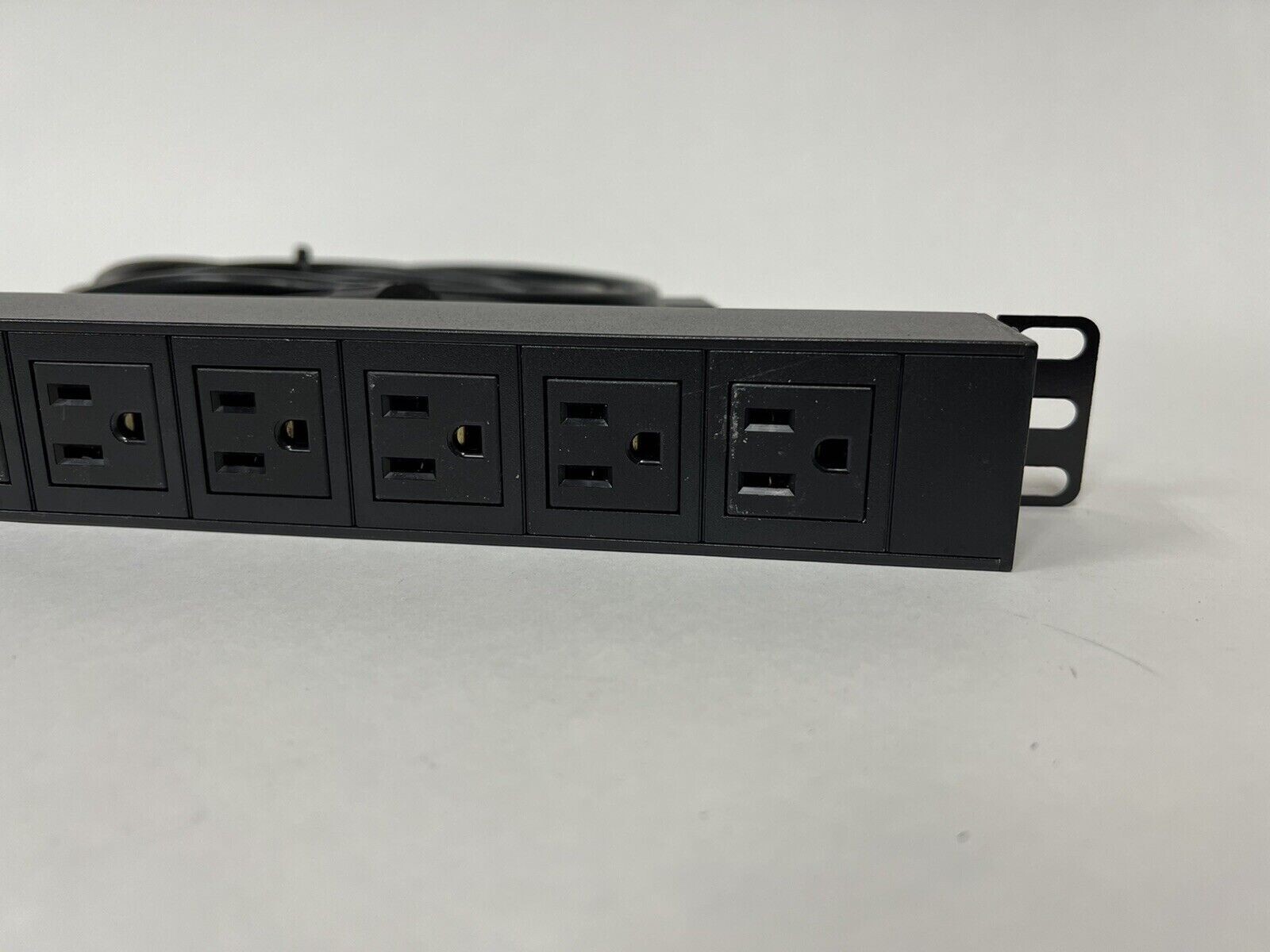 CPI Chatsworth PDU 10 Outlet Power Strip, C01-K22242-001, 125VAC 50/60HZ 15A