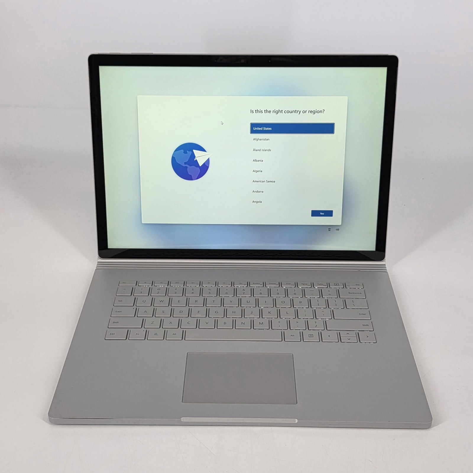 Microsoft Surface Book 2 15 TOUCH i7-8650U 1.90GHz 16GB 1TB SSD GTX 1060 Good