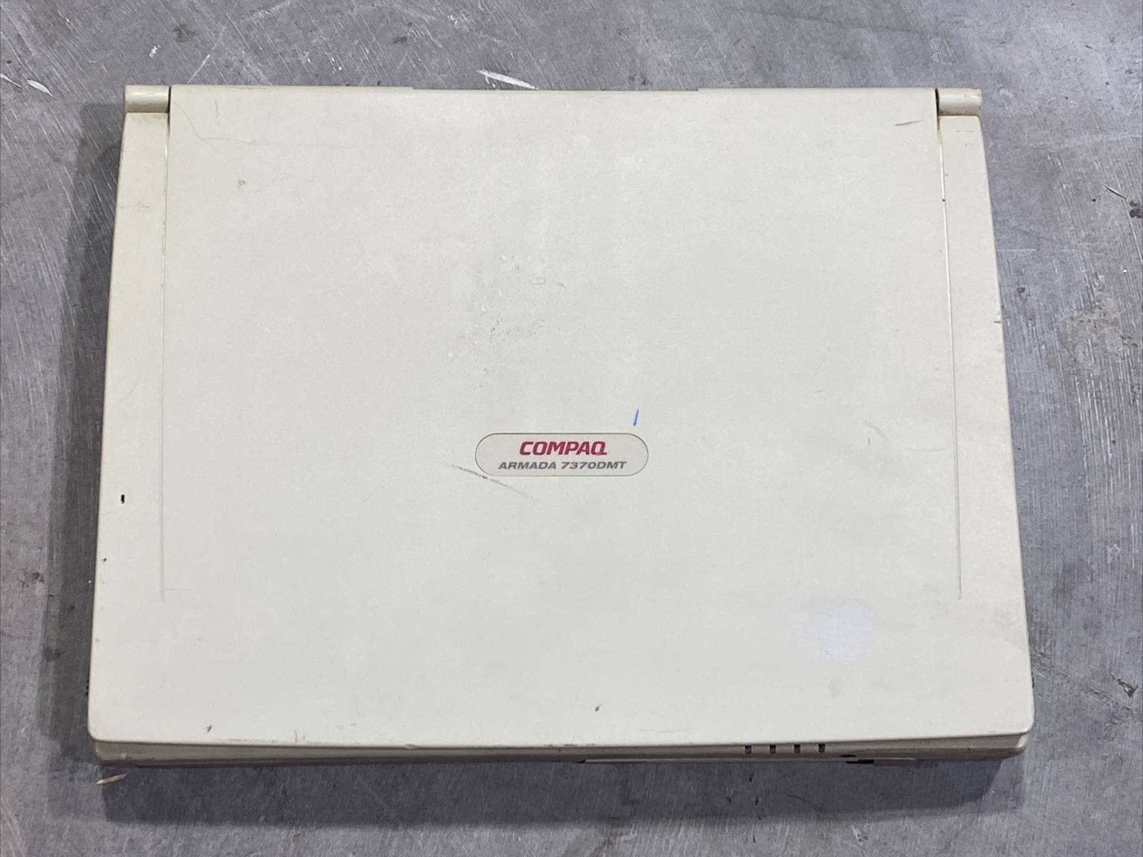 VINTAGE COMPAQ ARMADA 7370DMT LAPTOP COMPUTER - AS/IS