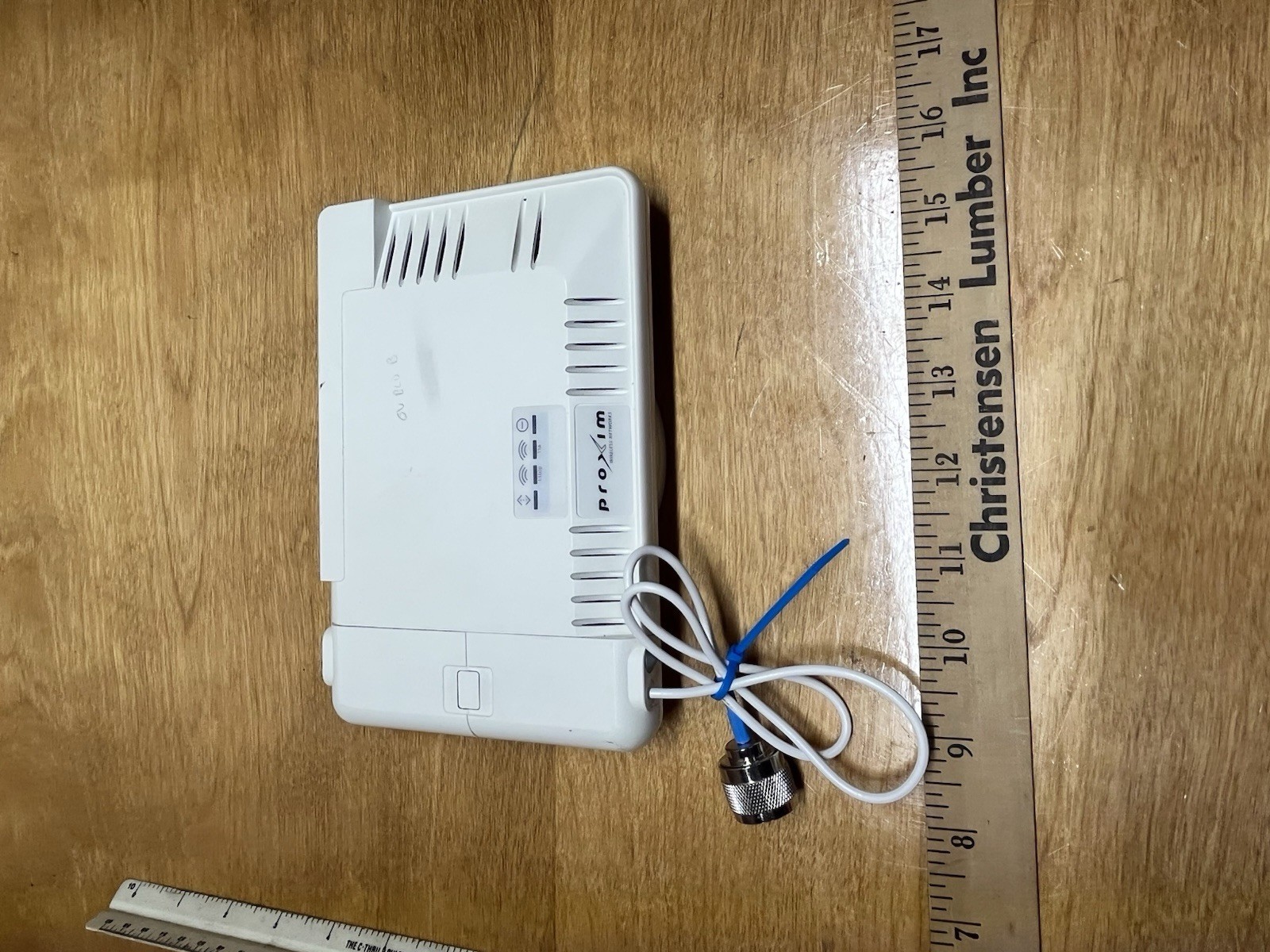 Proxim ORiNOCO AP-700 or AP-4000M wireless access point