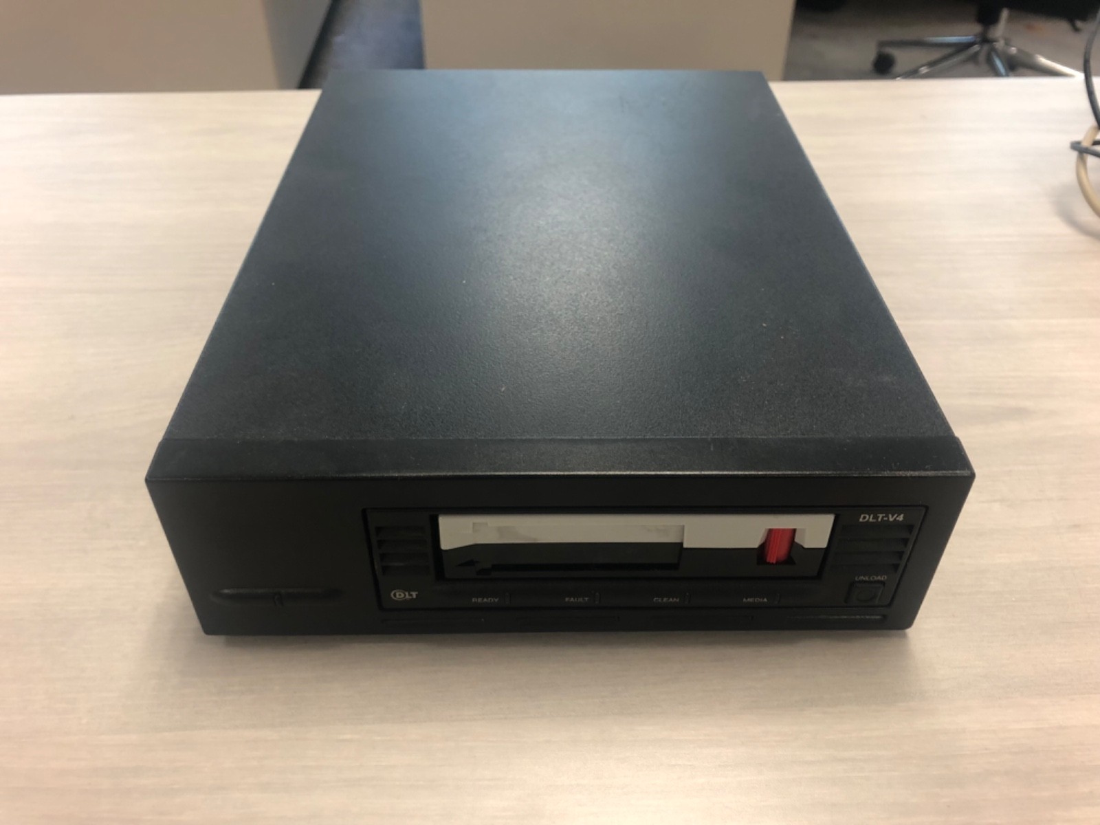 quantum DLT-V4 tape drive