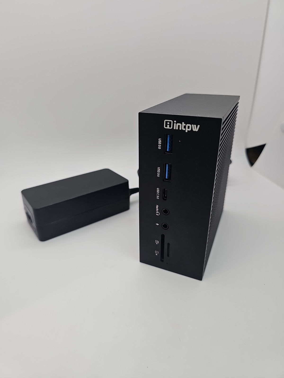 INTPW 4K Triple Display USB-C Docking Station  IF506
