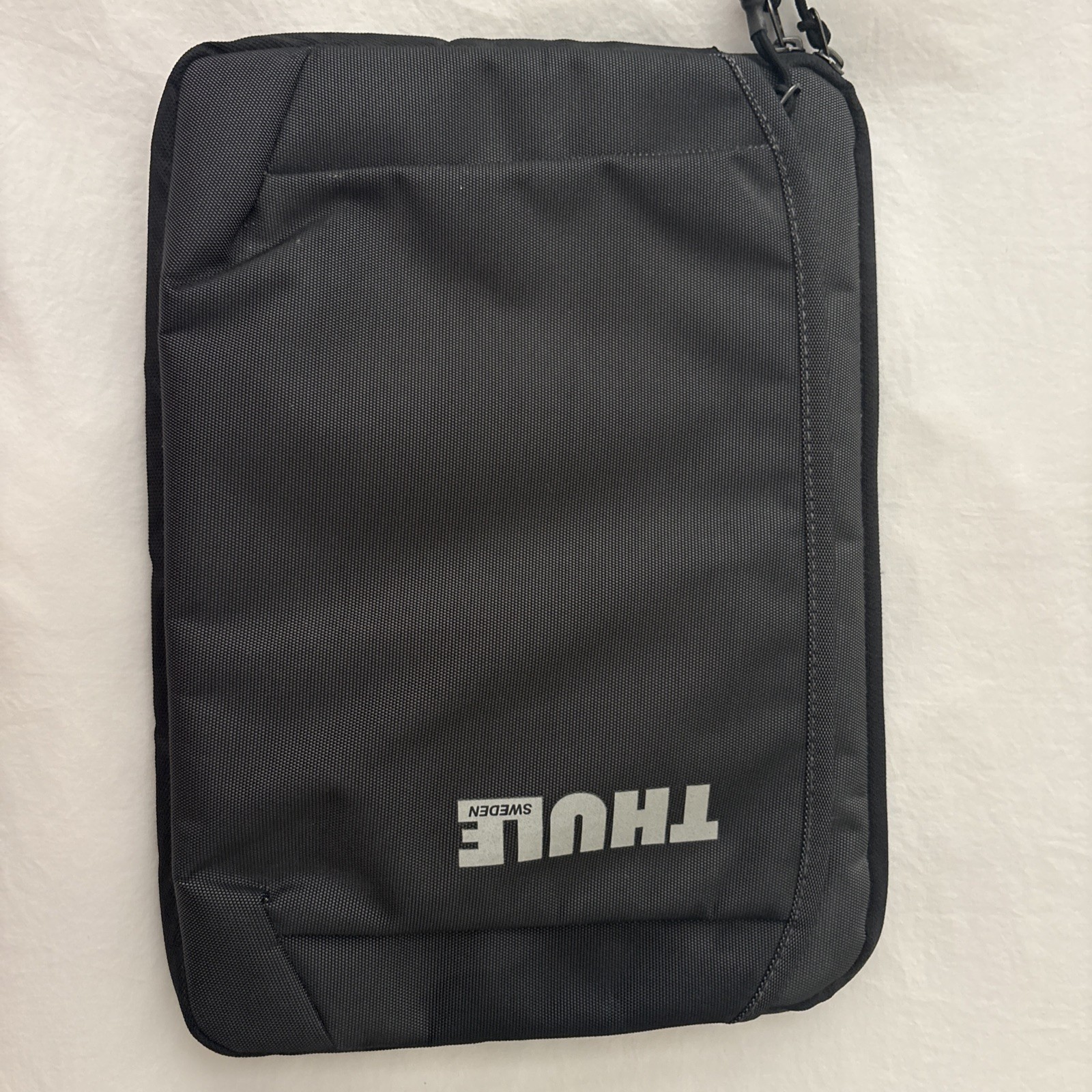 Thule 13” Padded Laptop Case Black NWOT