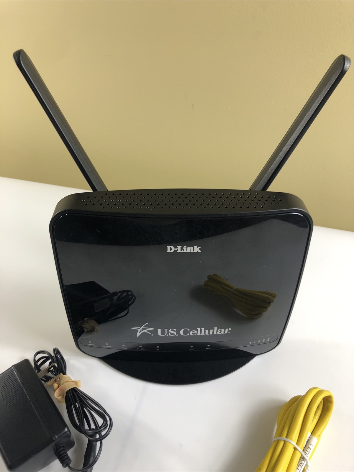 US CELLULAR DWR-961 D-LINK 4G LTE DUAL BAND WIRELESS AC1200 High Speed ROUTER