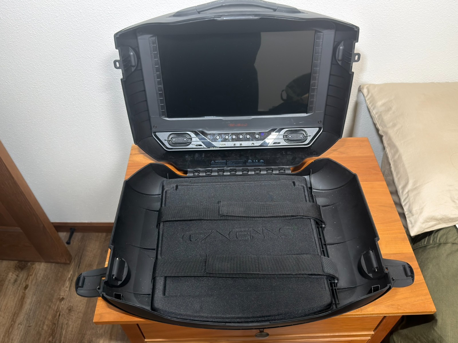 Gaems Portable Gaming Monitor Hard Case G155