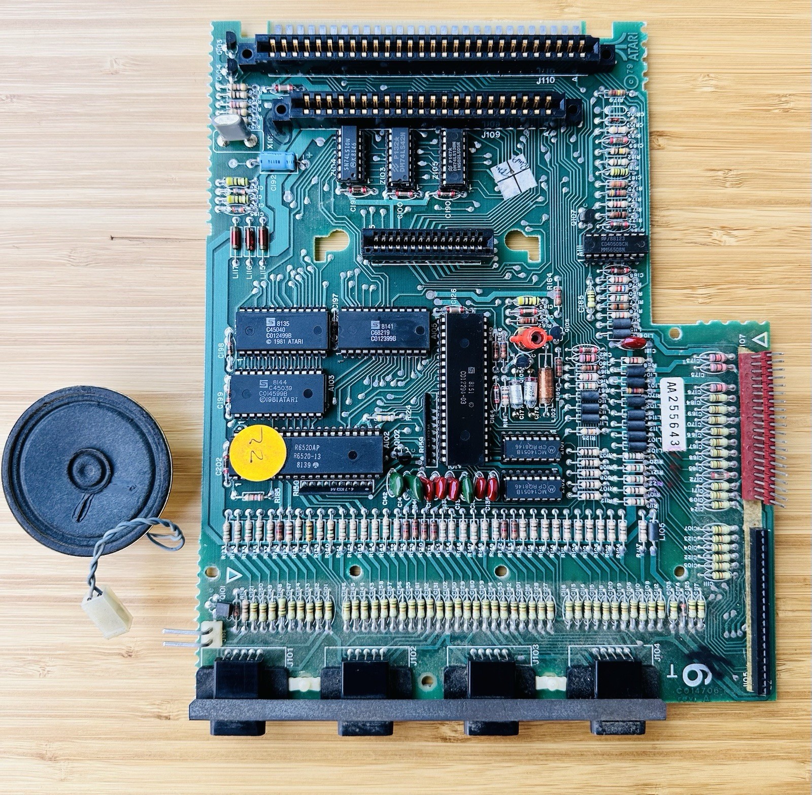 Vintage Atari 400 Mainboard - Fully Populated PCB- C014706 - w/ Speaker - TESTED