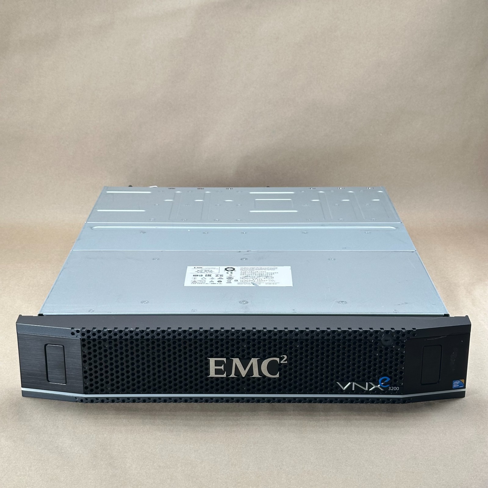 EMC VNXe3200 BPE12 12-Bay 3.5" SAN NAS Storage Array 10GbE Dual SP No HDD