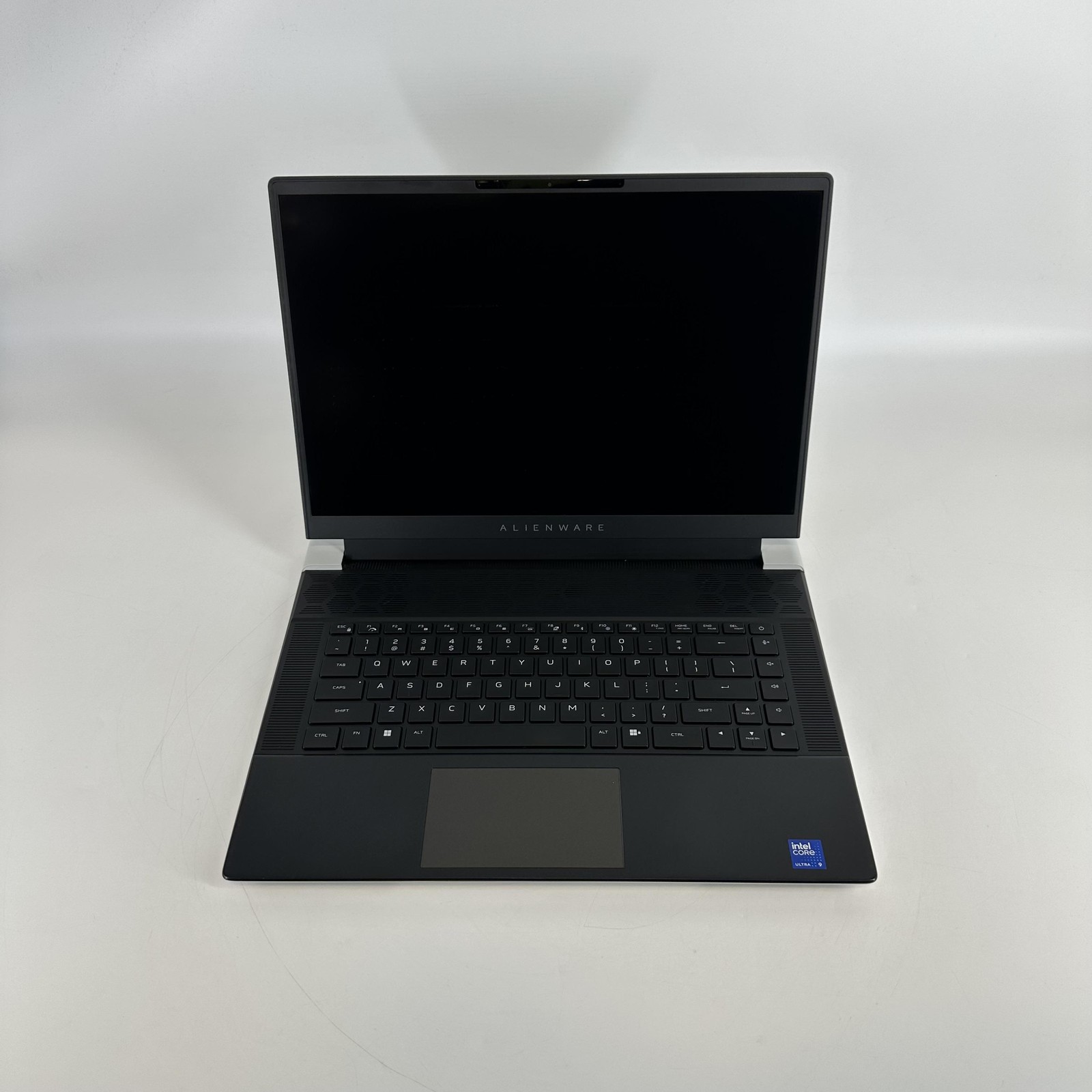 Alienware X16 R2 240Hz QHD+ 2.5 GHz Ultra 9 185H 32GB 4TB SSD NVIDIA RTX 4090