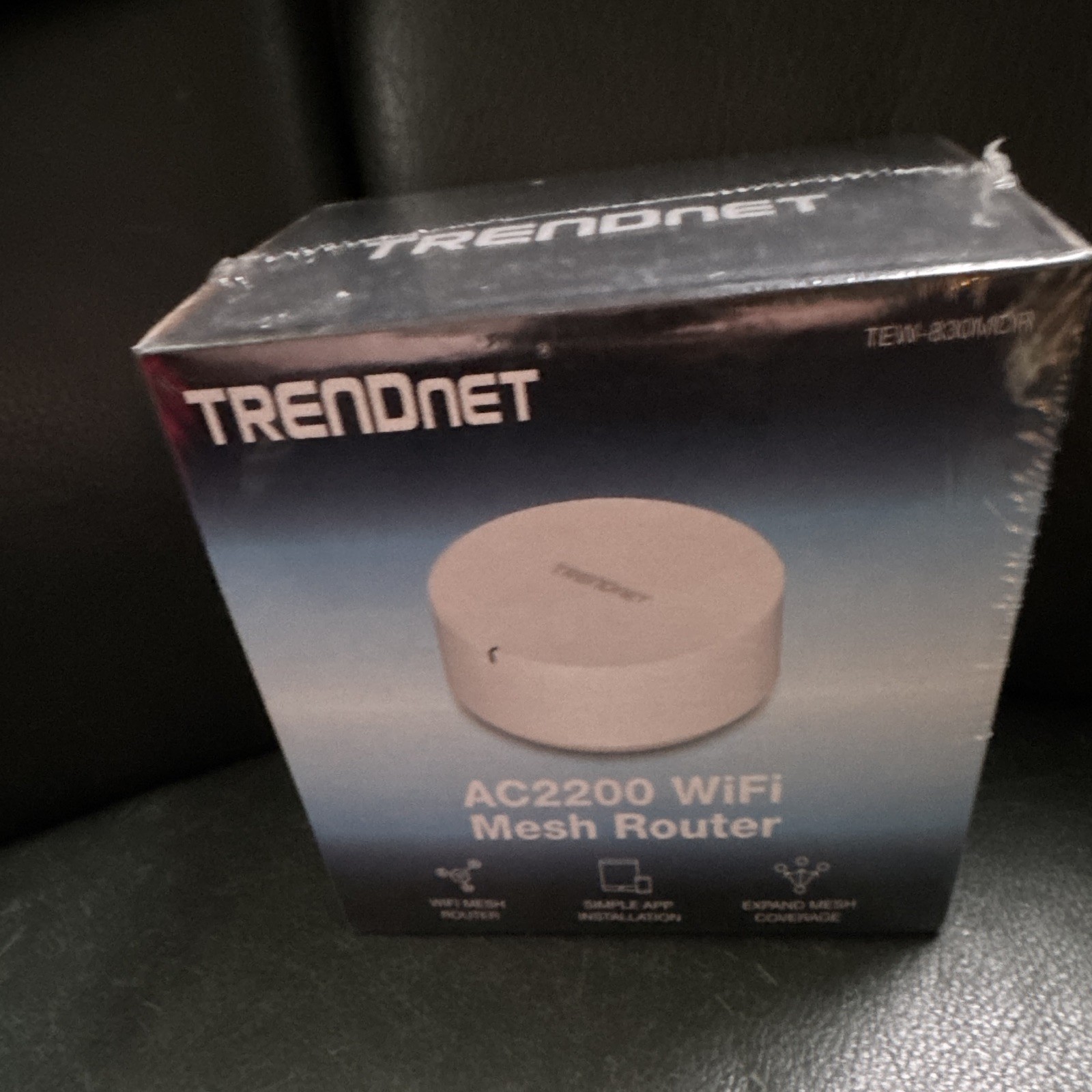 TRENDnet TEW-830MDR AC2200 Dual-Band Mesh WiFi Router 4-Port White