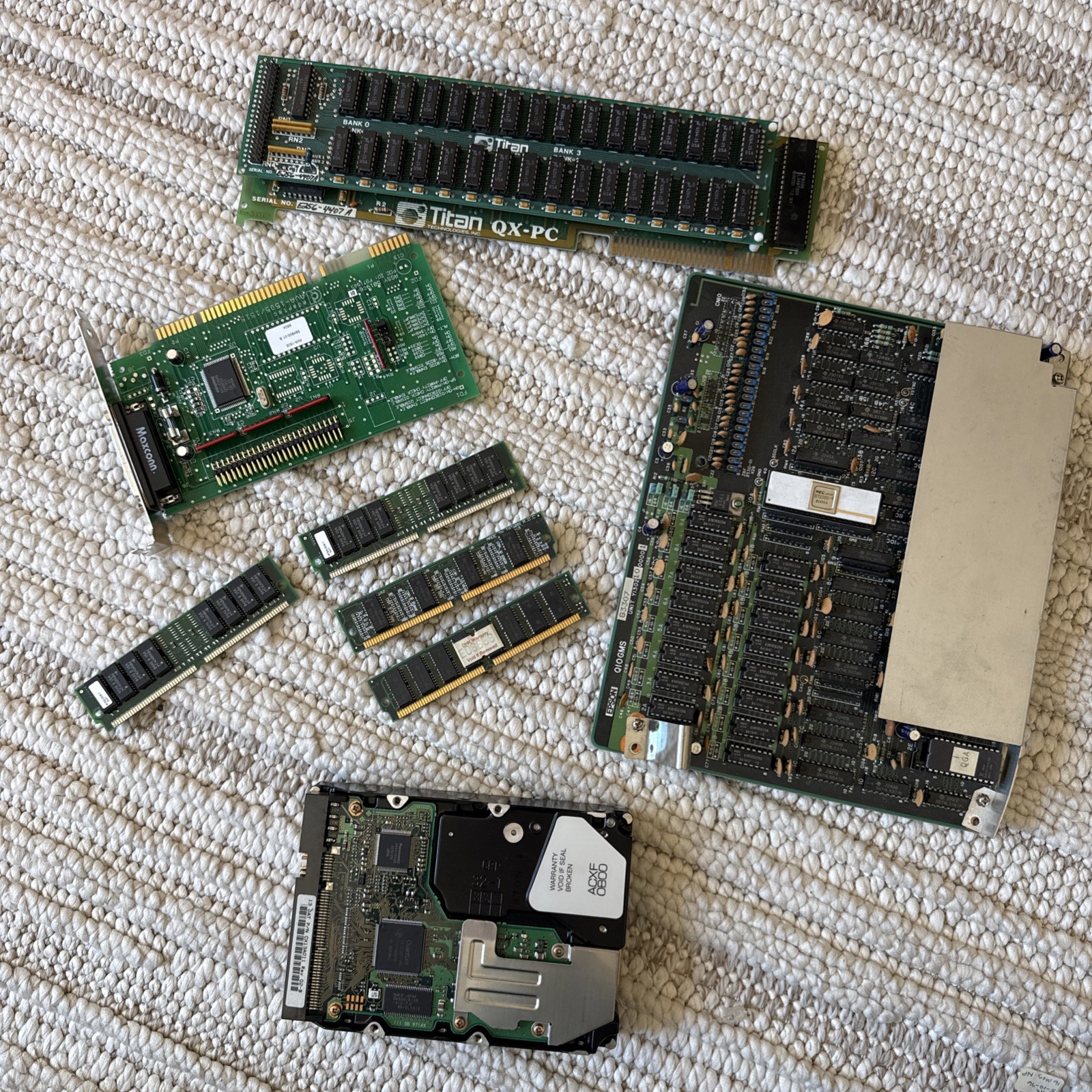 Lot Of  8 Vintage Computer Chips RAM Quantum Fireball Mixed Qx-PC Untested