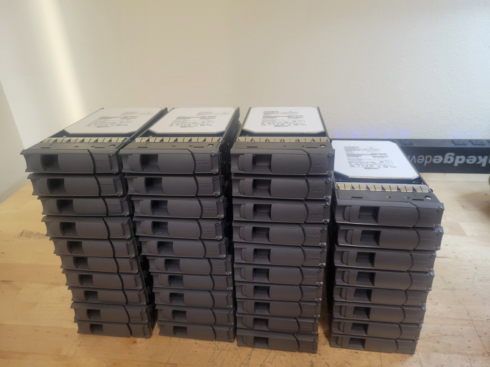 Lot of 38 HGST HUS726060ALS644 6TB 3.5" SAS Hard Drive Lot Netapp READ LISTING