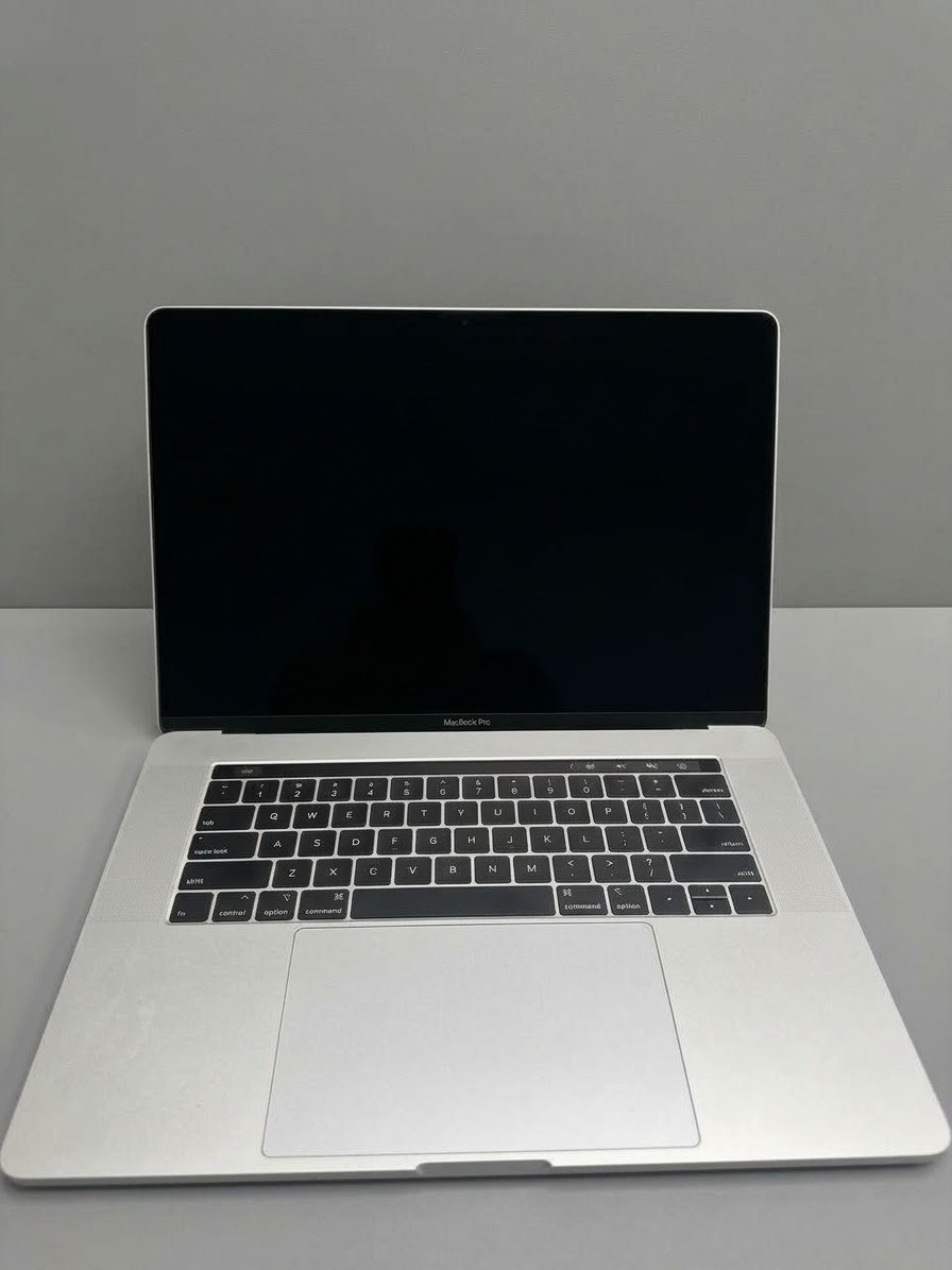 MacBook Pro 15” A1990 EMC 3215 – For Parts or Repair – No Power