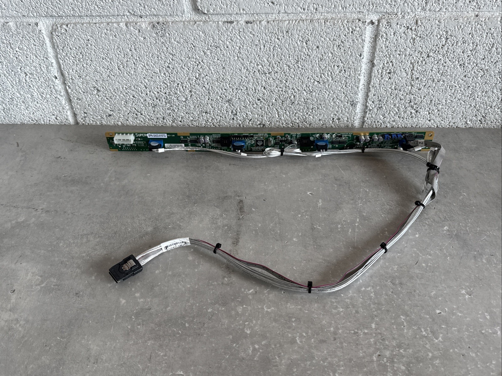 Supermicro BPN-SAS3-815TQ 4x3.5" LFF 12Gb/s SAS3 6Gb/s SATA 1U Backplane w/Cable