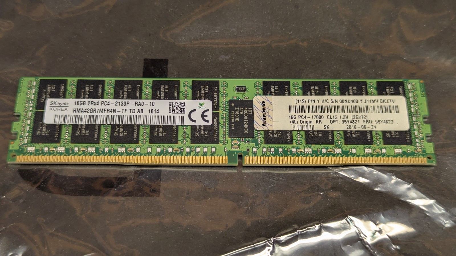 Samsung/Lenovo 16GB (1 x 16GB) PC4-17000 (DDR4-2133) Memory (FRU: 95Y4823)