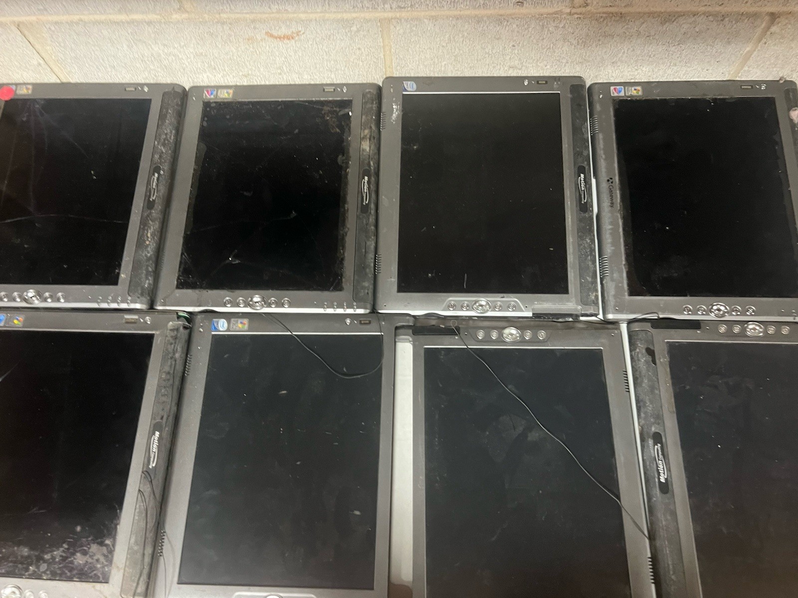 Lot Of 8 AS IS Motion Computing windows Tablet 4 LE1600 4 LE1700