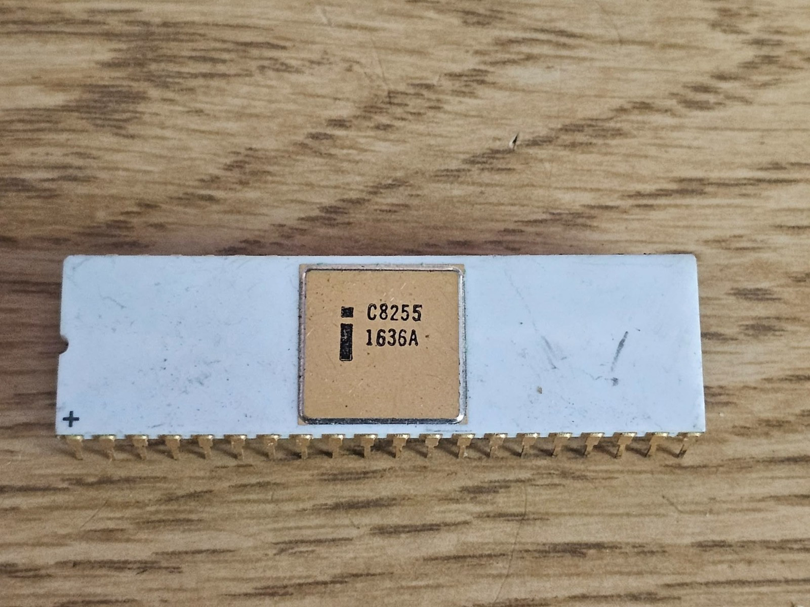INTEL Vintage C8255, C8080 CPU Peripheral Interface, White Ceramic/ Gold 1976 #2