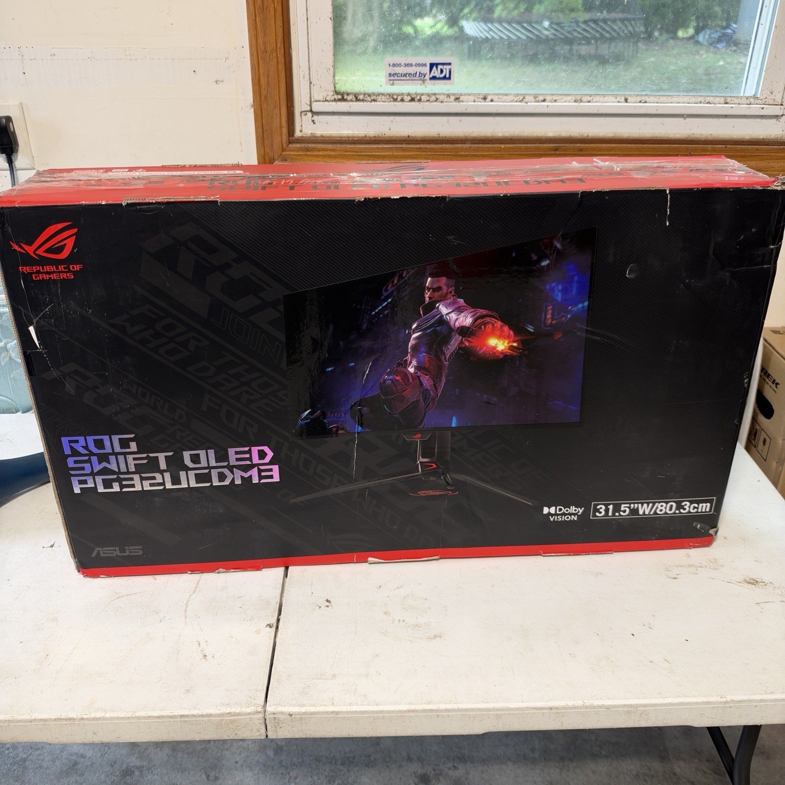 ASUS ROG Swift 32" (31.5" viewable) UHD 4K 240Hz AMD FreeSync Pro & G-SYNC- READ