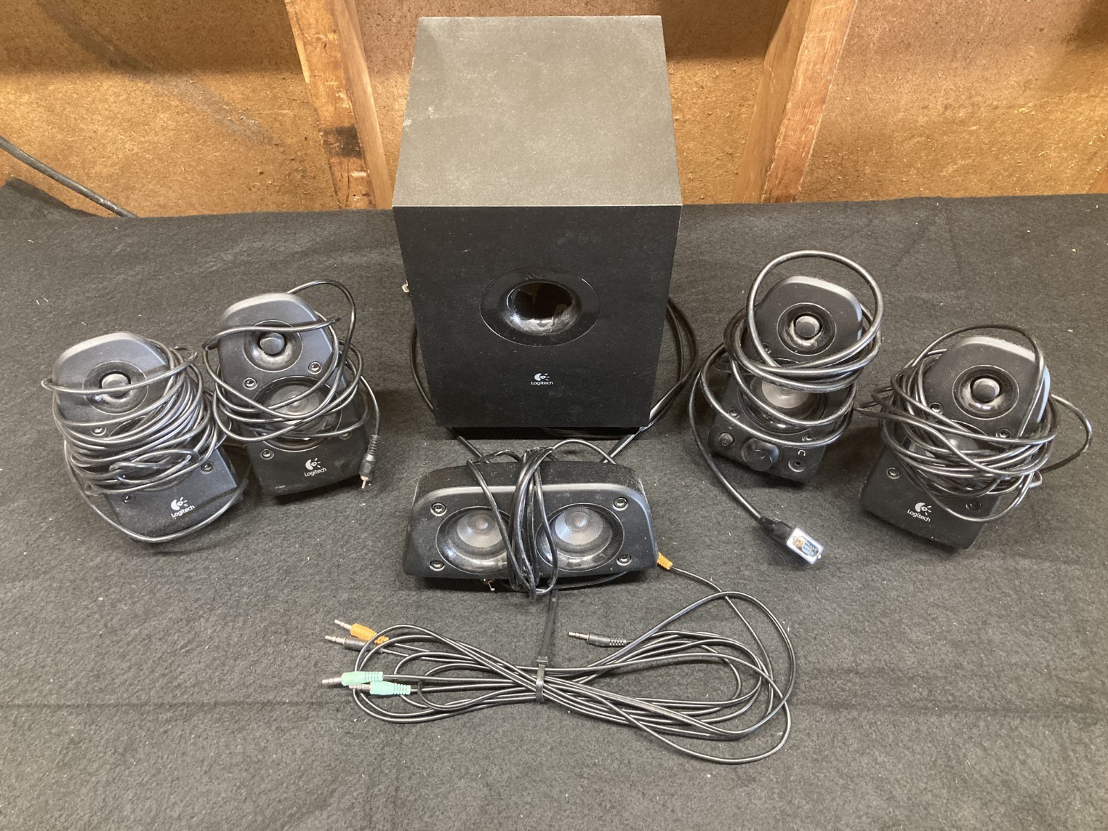 COMPLETE Logitech Z506 Surround Sound 5.1 Speaker System - 30 Day Warranty