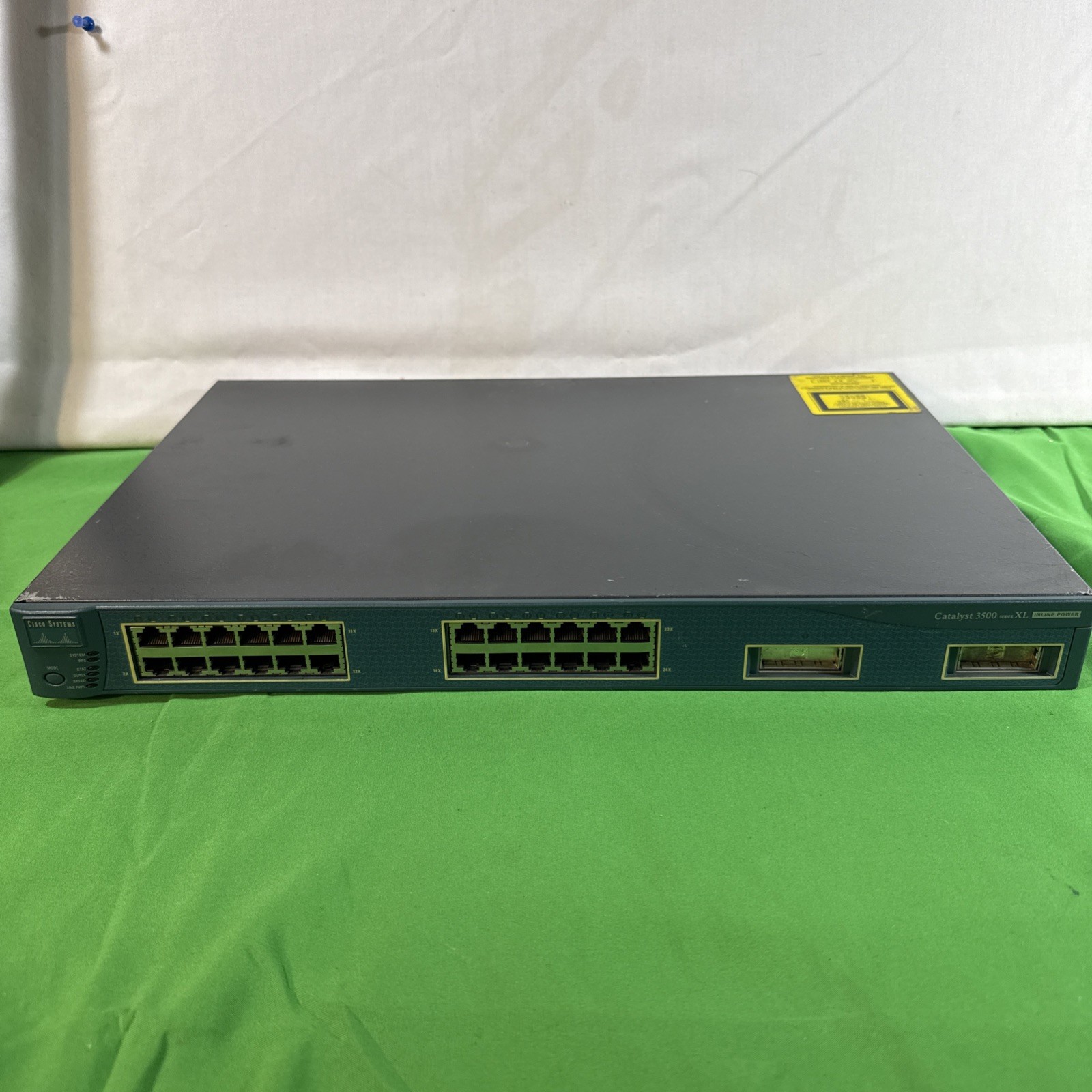 Cisco Catalyst 3500 Series XL WS-C3524-XL-EN  24 Port Ethernet Switch **READ**