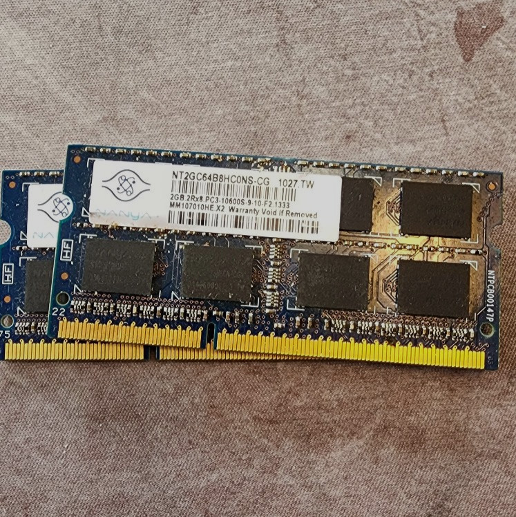 2 Nanya 2gb 2RX8 PC3-10600S DDR3-1333Mhz 1.5V Laptop Memory SODIMM RAM