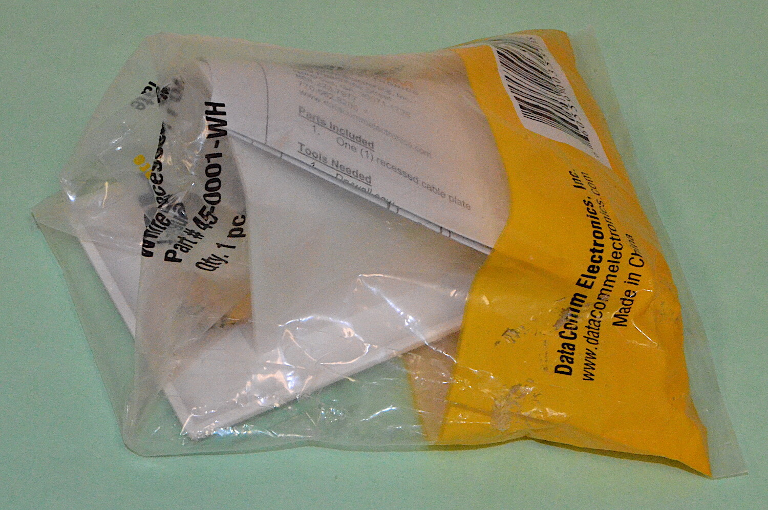 DataComm Electronics Recessed Low Voltage Cable Plate *New* 45-0001-WH