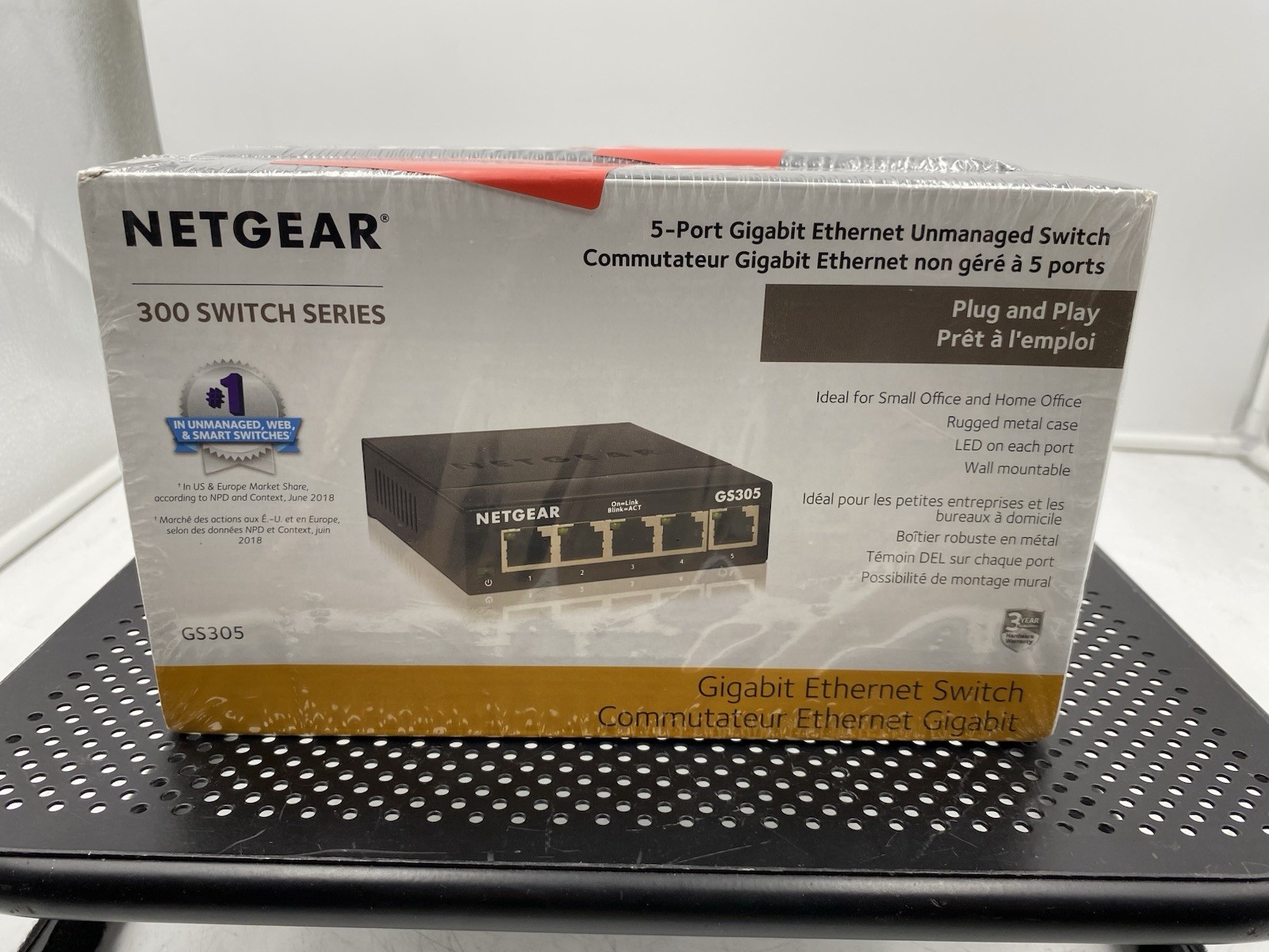 LOT OF 2 Netgear GS305-300PAS 5-Port Gigabit Ethernet Unmanaged Switch