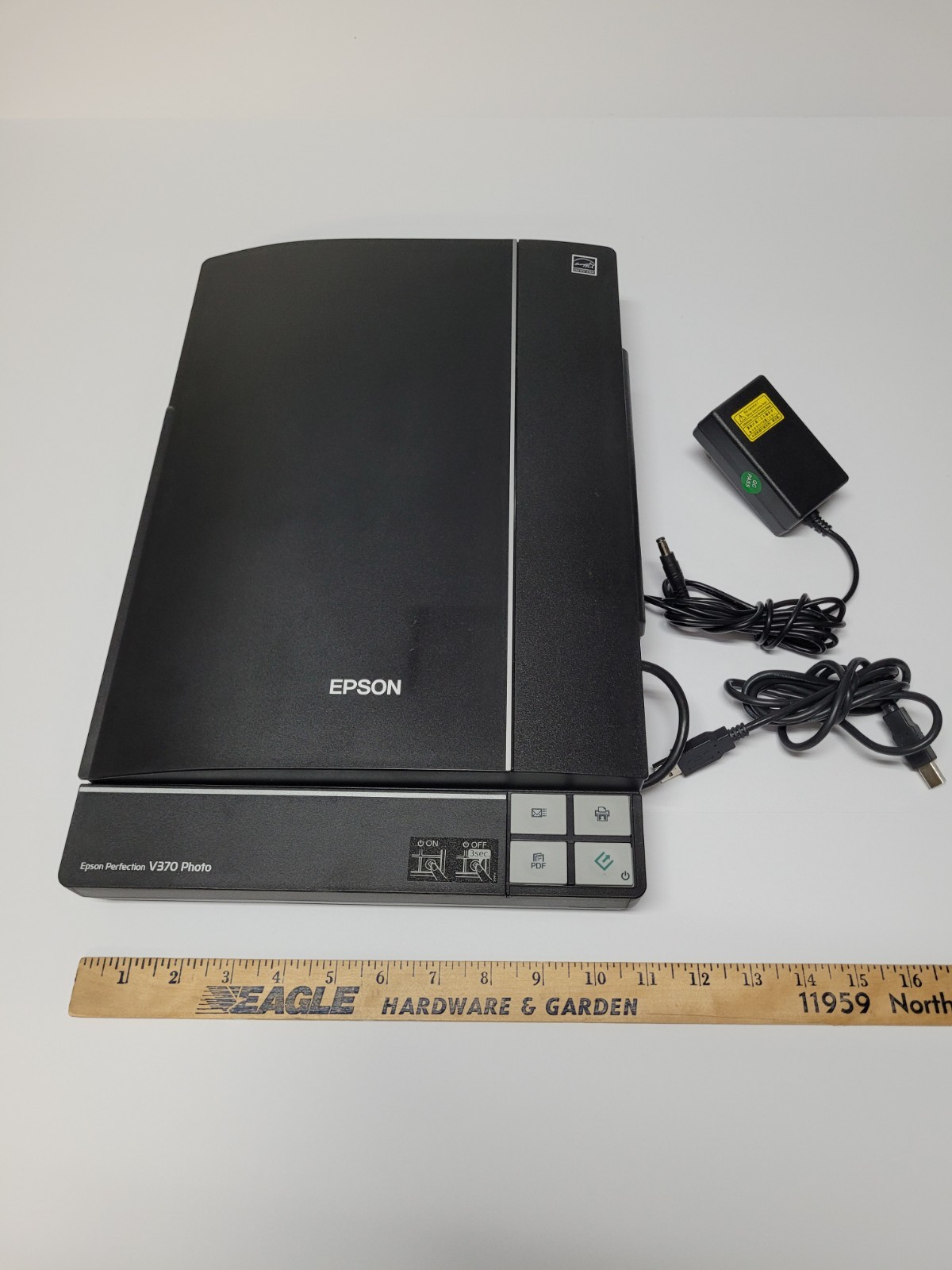 Epson Perfection V370 Photo Flatbed Scanner 4800x9600 CCD USB w/ Adapter