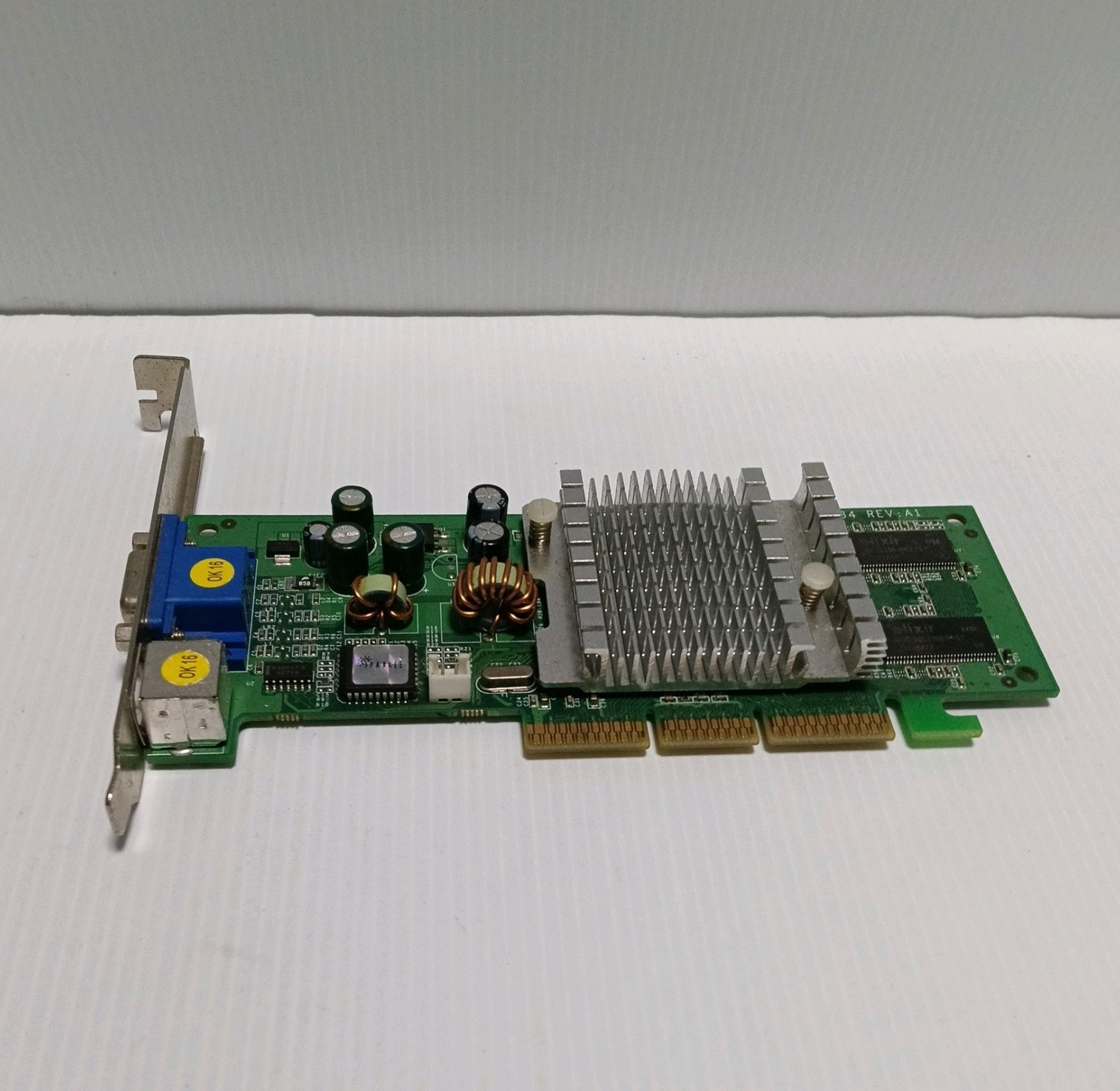 NVIDIA GEFORCE FX FX5200 128MB DDR GRAPHICS CARD VGA SPARKLE VINTAGE RETRO