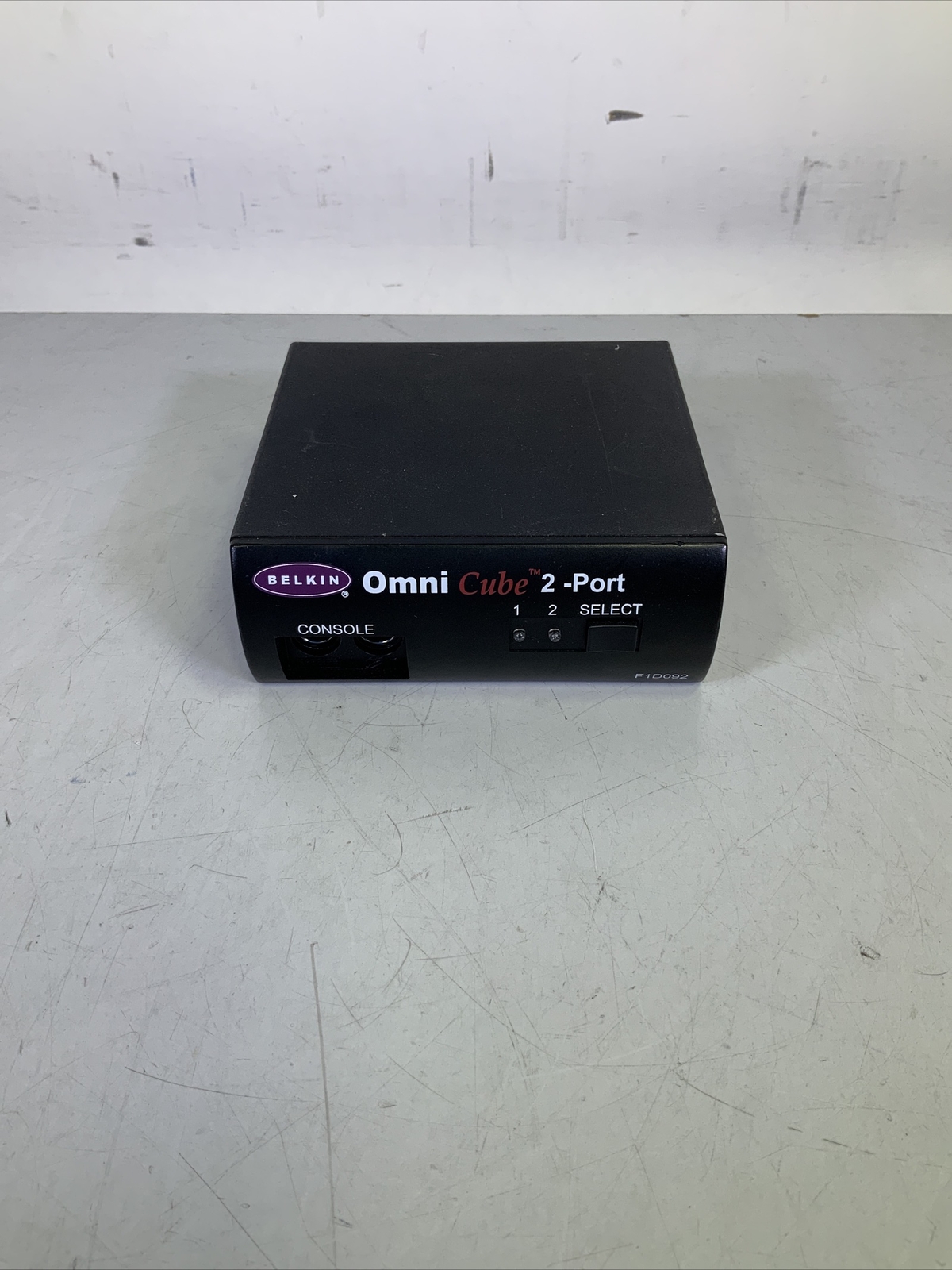 Belkin Omni Cube 2-Port KVM switch PS2 VGA port - F1D092 - NG N4B