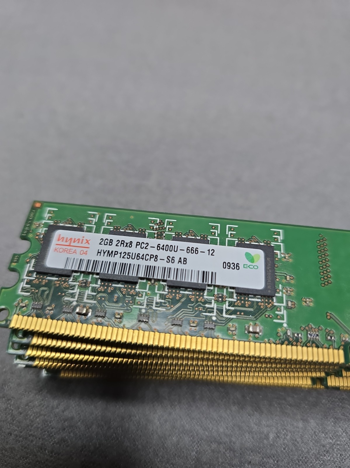 HYNIX 2GB 2Rx8 PC2-6400S-666-12 HYMP125S64CP8-S6 AB-C