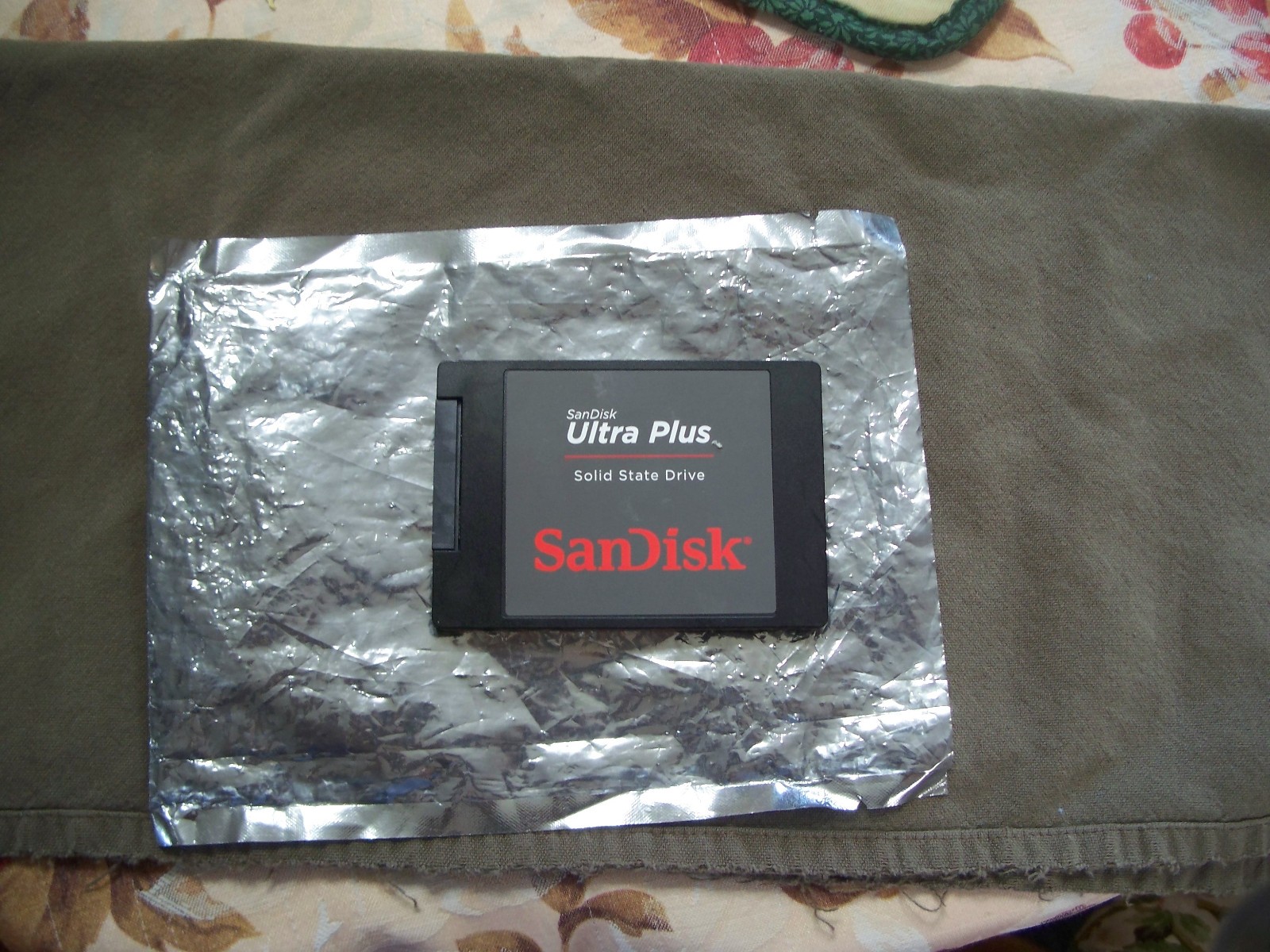 SanDisk Ultra Plus 256GB 2.5" SATA III Internal SSD Drive SDSSDHP-256G