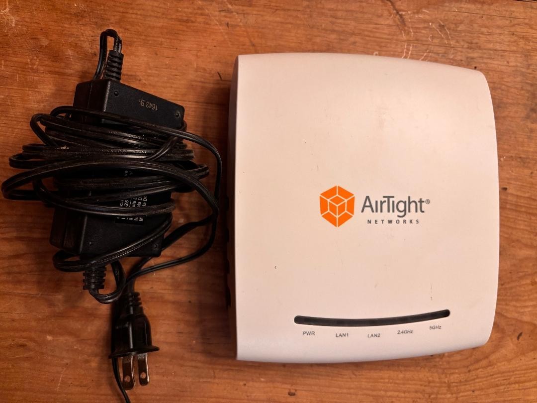 Airtight Networks C-75  High Speed Wireless Access Point WAP  w/ Power Supply