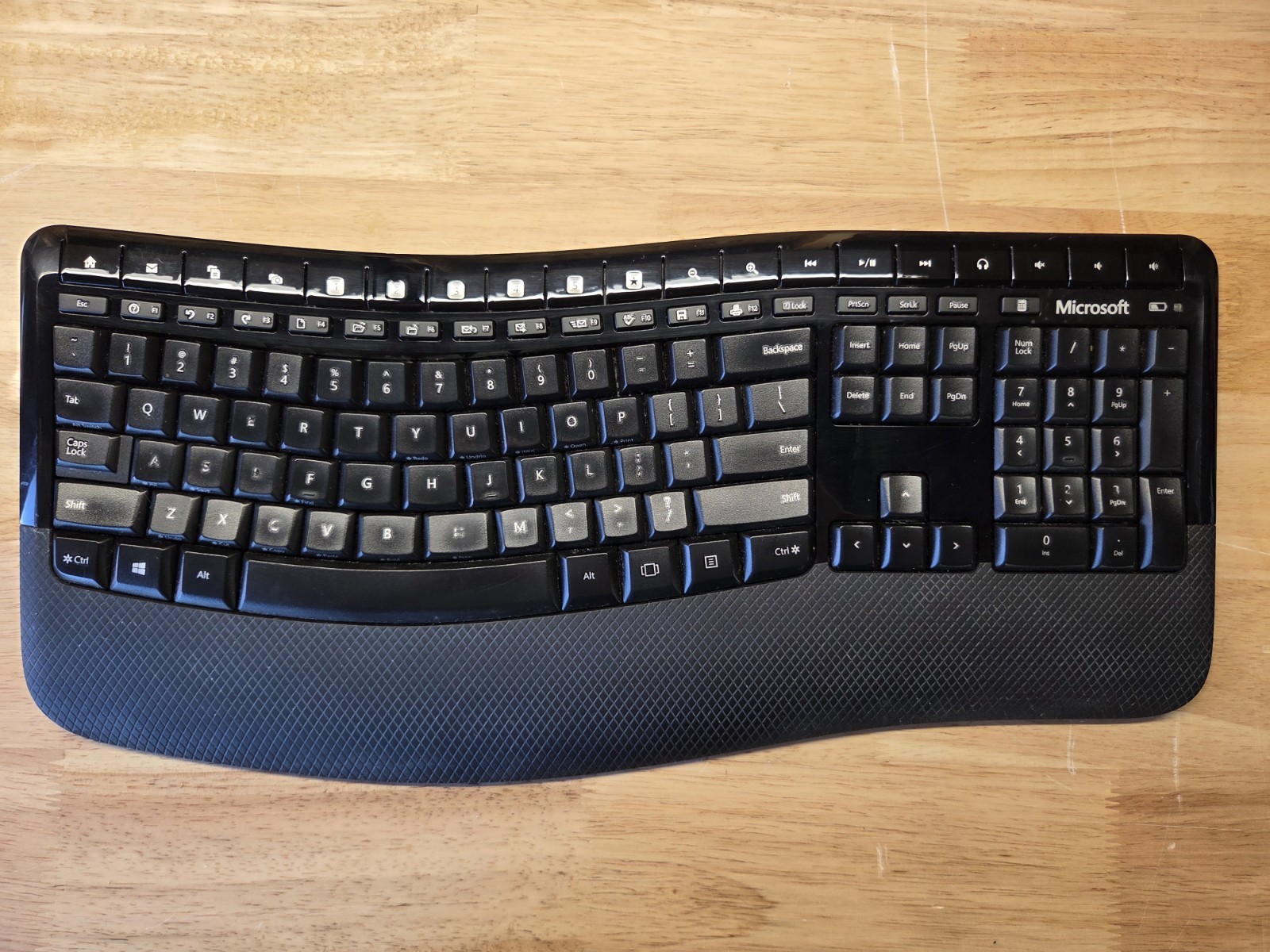 Microsoft Comfort Wireless Keyboard 5050 Model 1728 Works No Dongle No Mouse