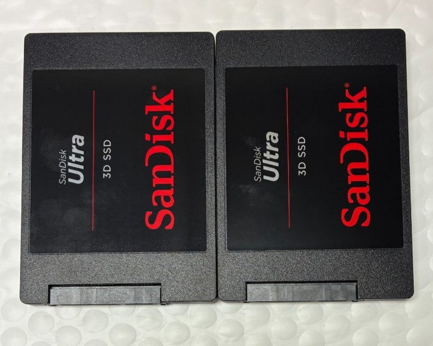 Lot of 2 x SANDISK 250GB ULTRA 3D NAND SATA III SSD - 2.5" DRIVE DRIVES - BLACK