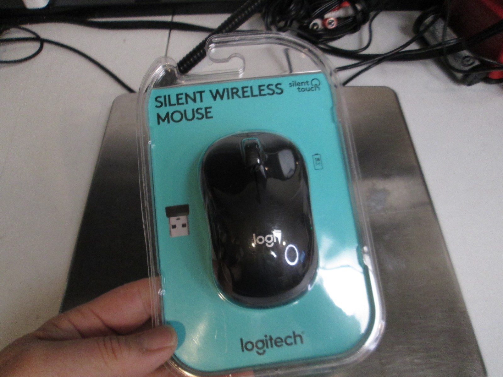 Logitech M220 Silent Wireless Optical Mouse 910-005690 New In Package