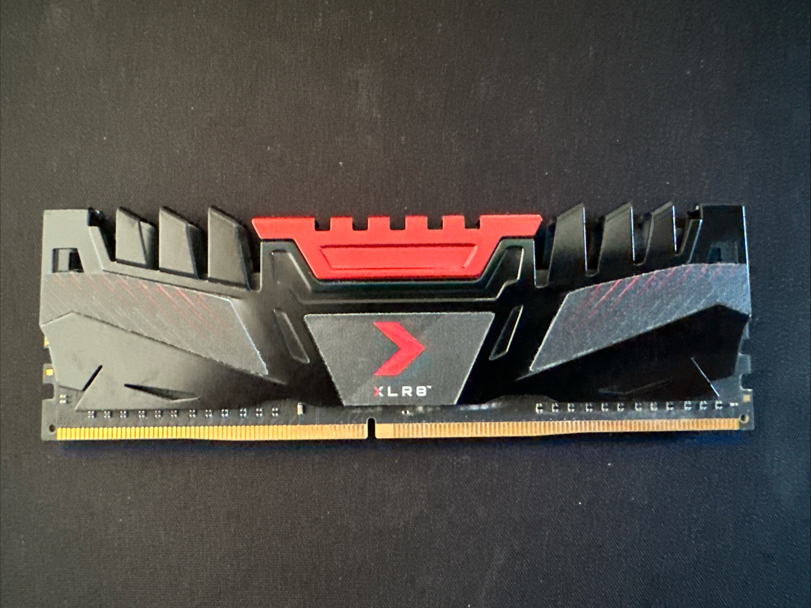 PNY XLR8 Gaming 8GB DDR4 3200 CL16 Desktop RAM 8GBF1X08QFHH38-135-K-HXR