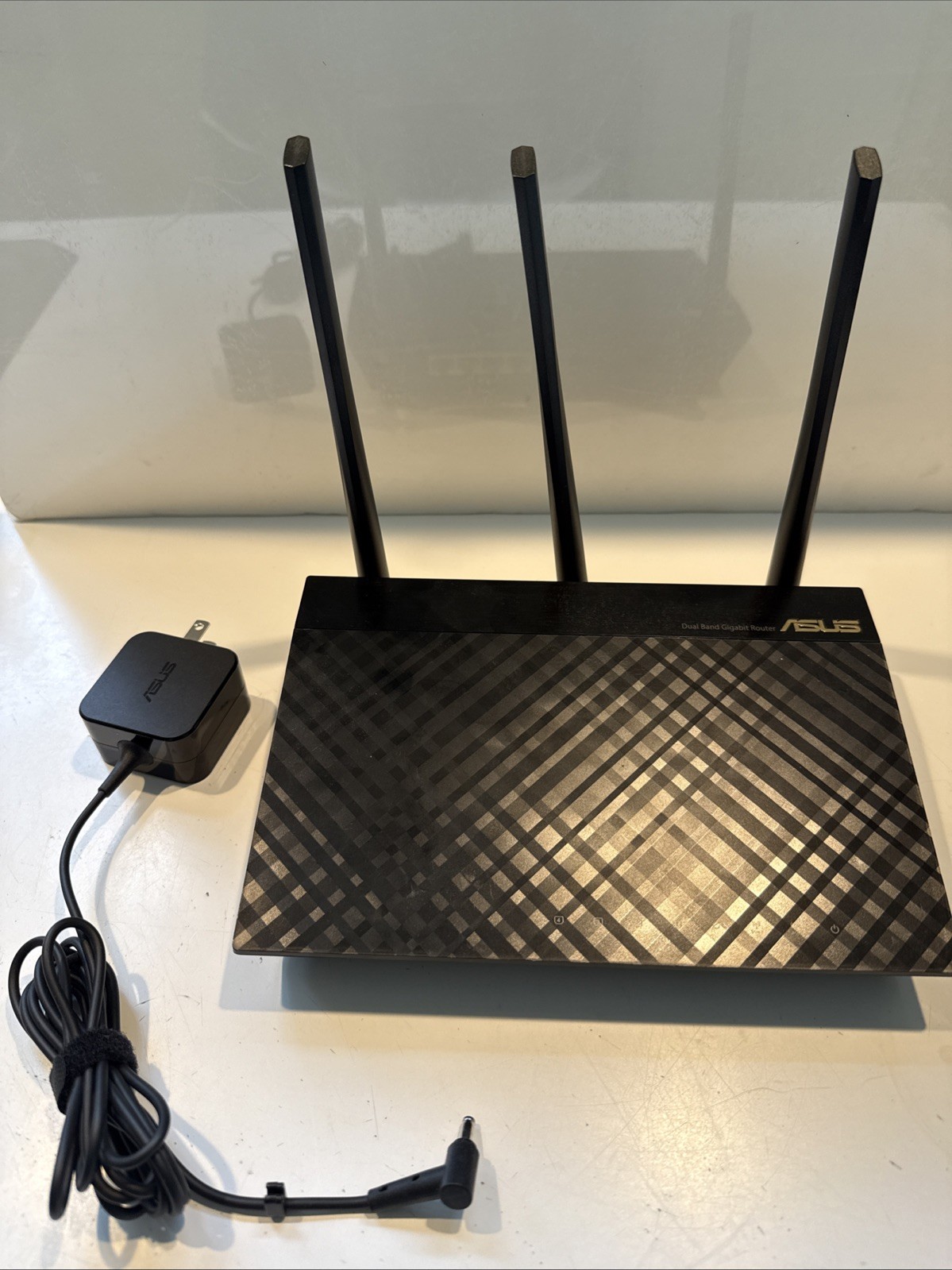 ASUS RT-AC66U B1 AC1750 1750 Mbps 4 Port Gigabit WiFi AC Router Wireless Power