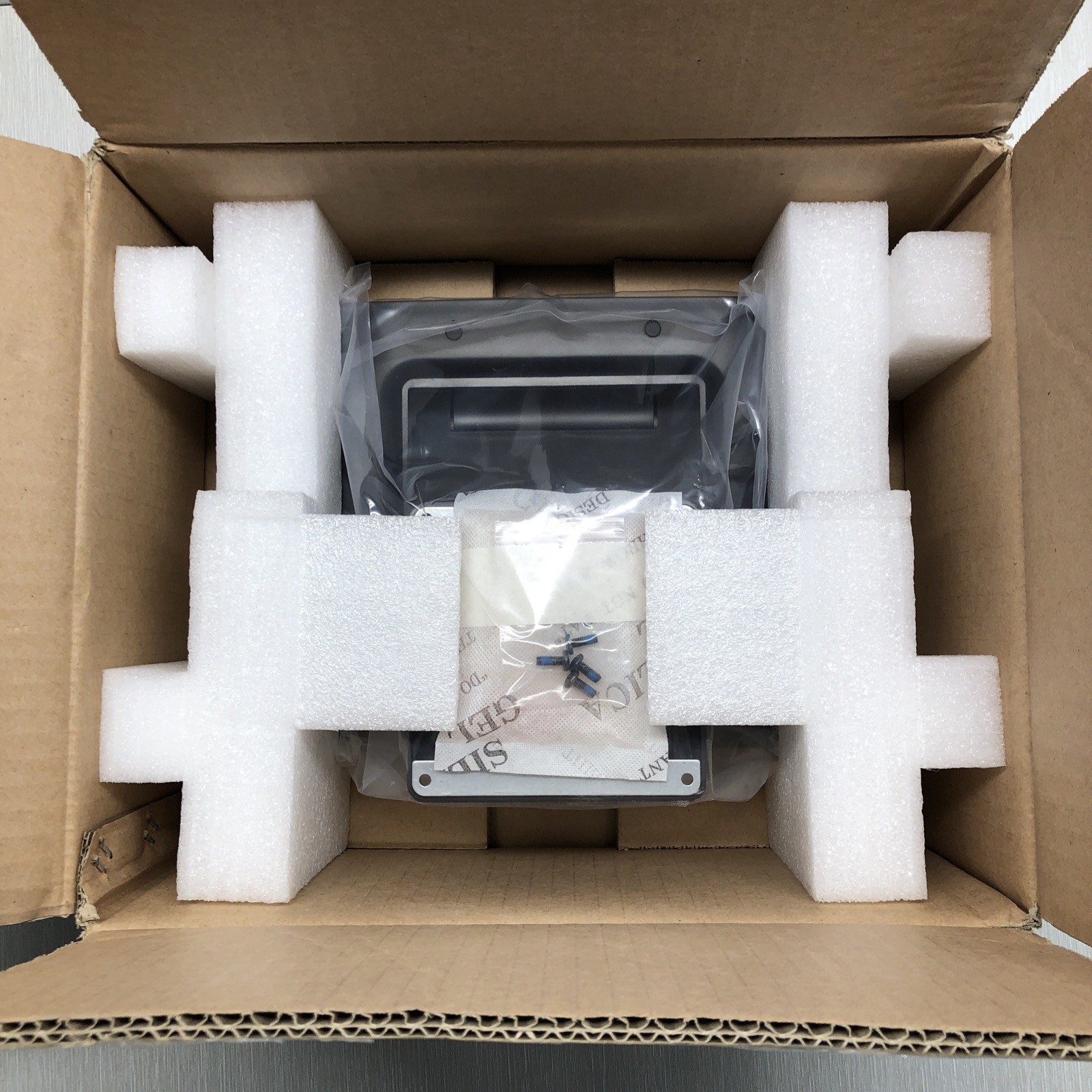 Elo Touch Solutions Tabletop Stand, 15I1, E044162, MPN ELO-STAND-15.6IN-GY-R