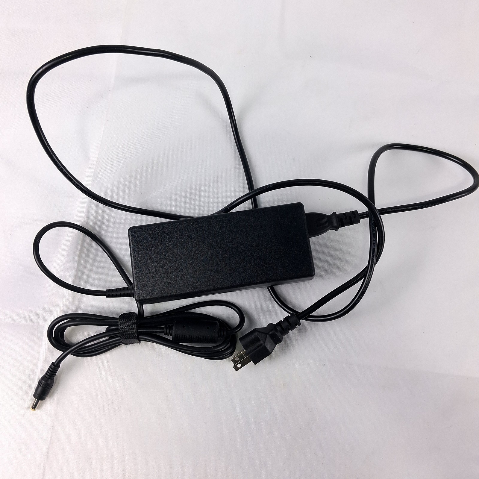 Replacement AC Adapter Charger 19V 6.3A 120W Power Supply SK90190630