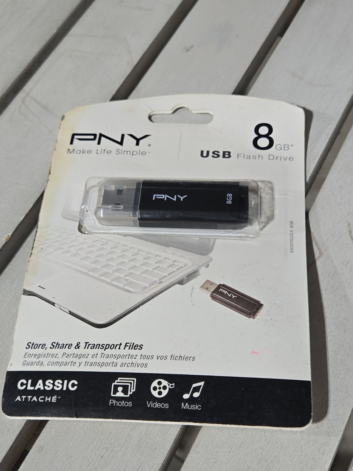 PNY Classic Attaché 8GB USB 2.0 Flash Drive - New Sealed