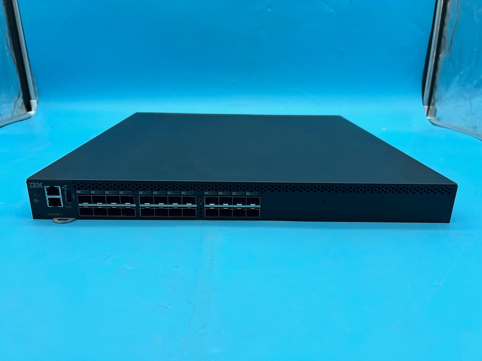 IBM Brocade Fibre Channel Switch, SAN24B-5, IB-6505-12-2000-0R