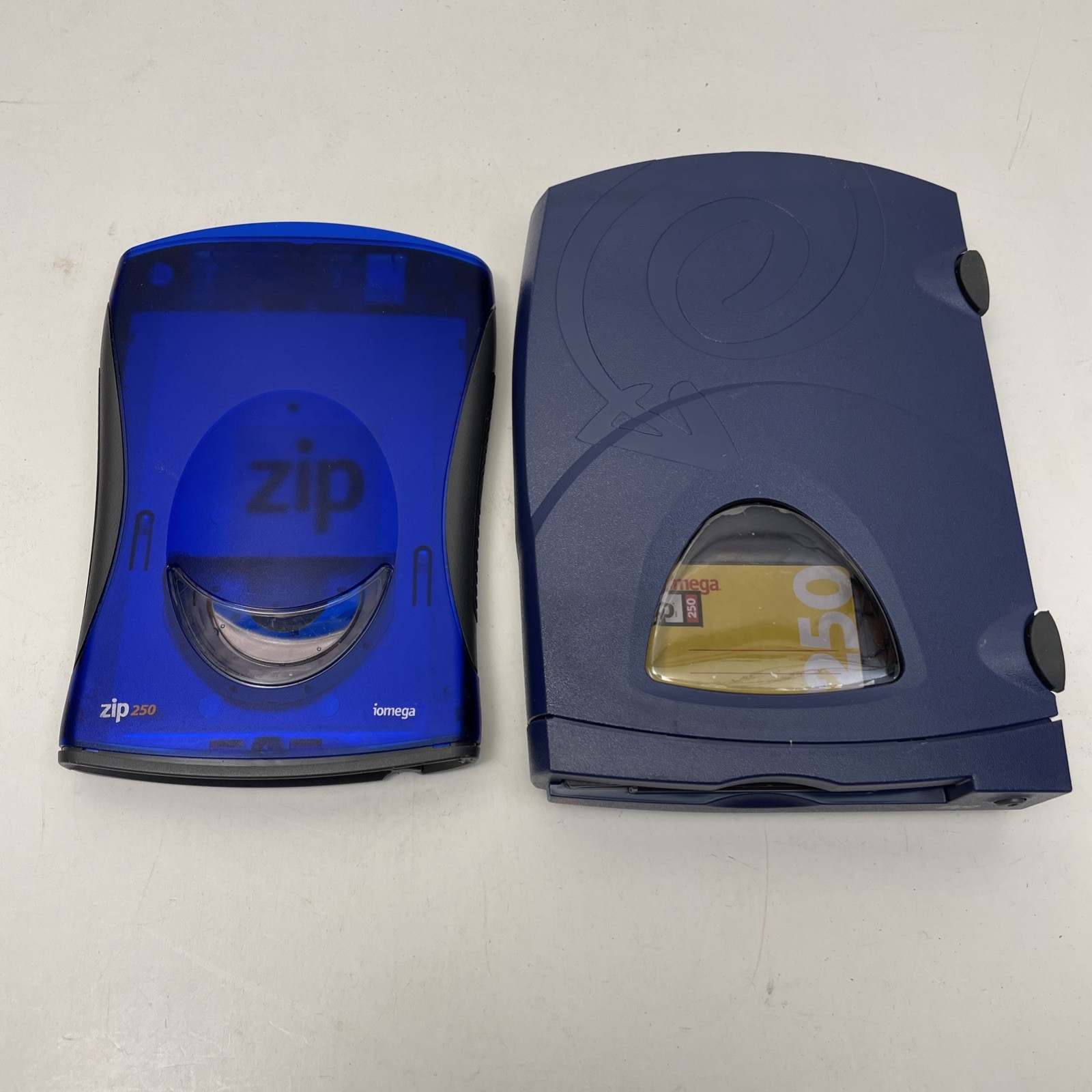 Iomega ZIP 250 250MB Z250P And Z250usbpcm Untested No Power Cord as Is G2U