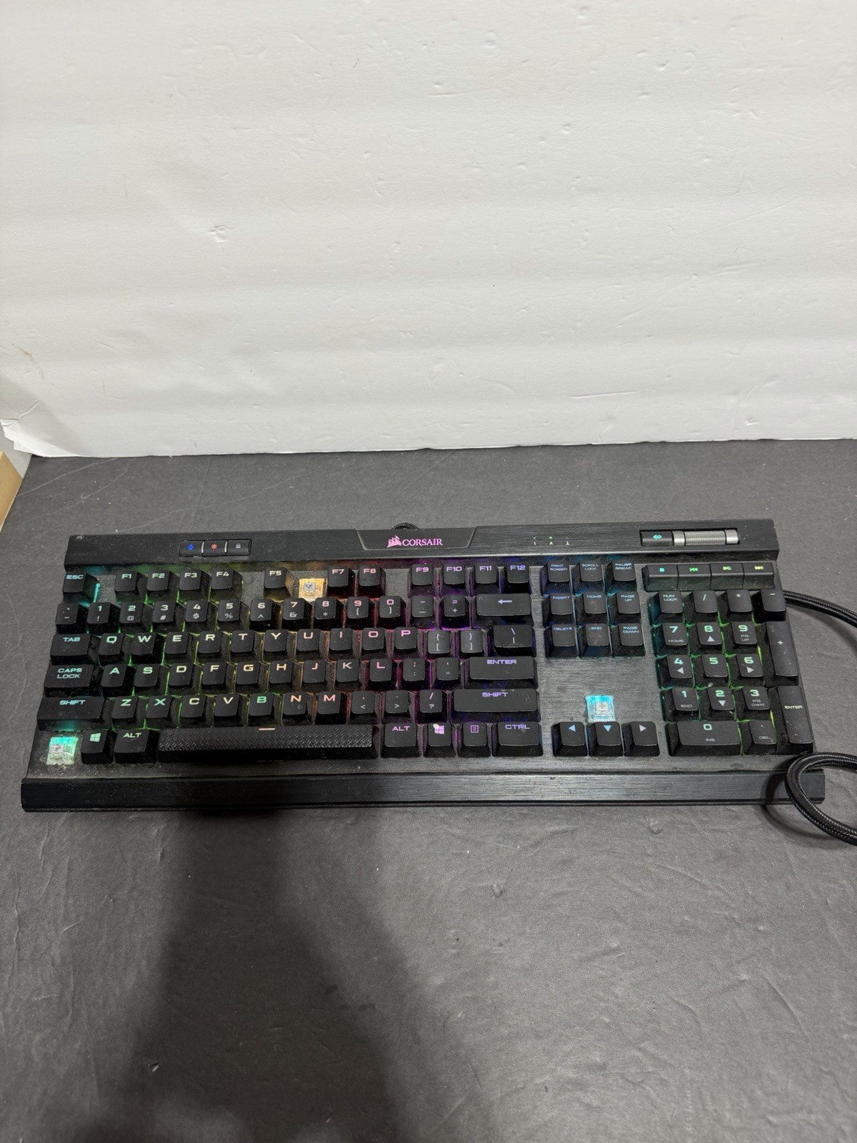 Corsair Vengeance K70 Mechanical Gaming Keyboard Wired Missing 5 Keys For Parts