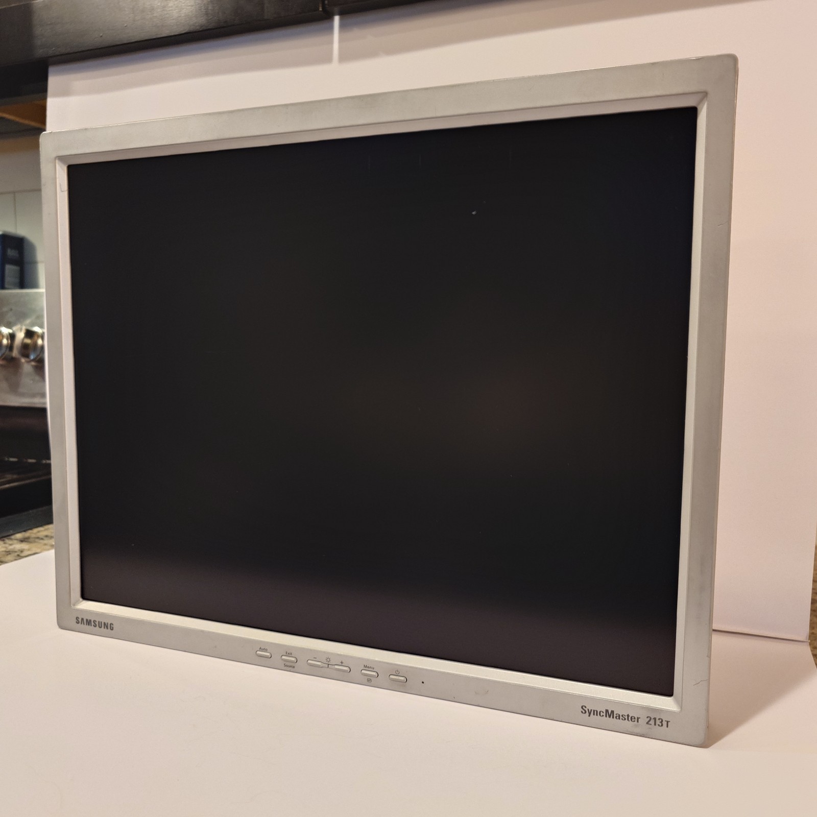 Vintage Samsung SyncMaster 213T 21.3" 4:3 LCD 1600x1200 DVI VGA PVA