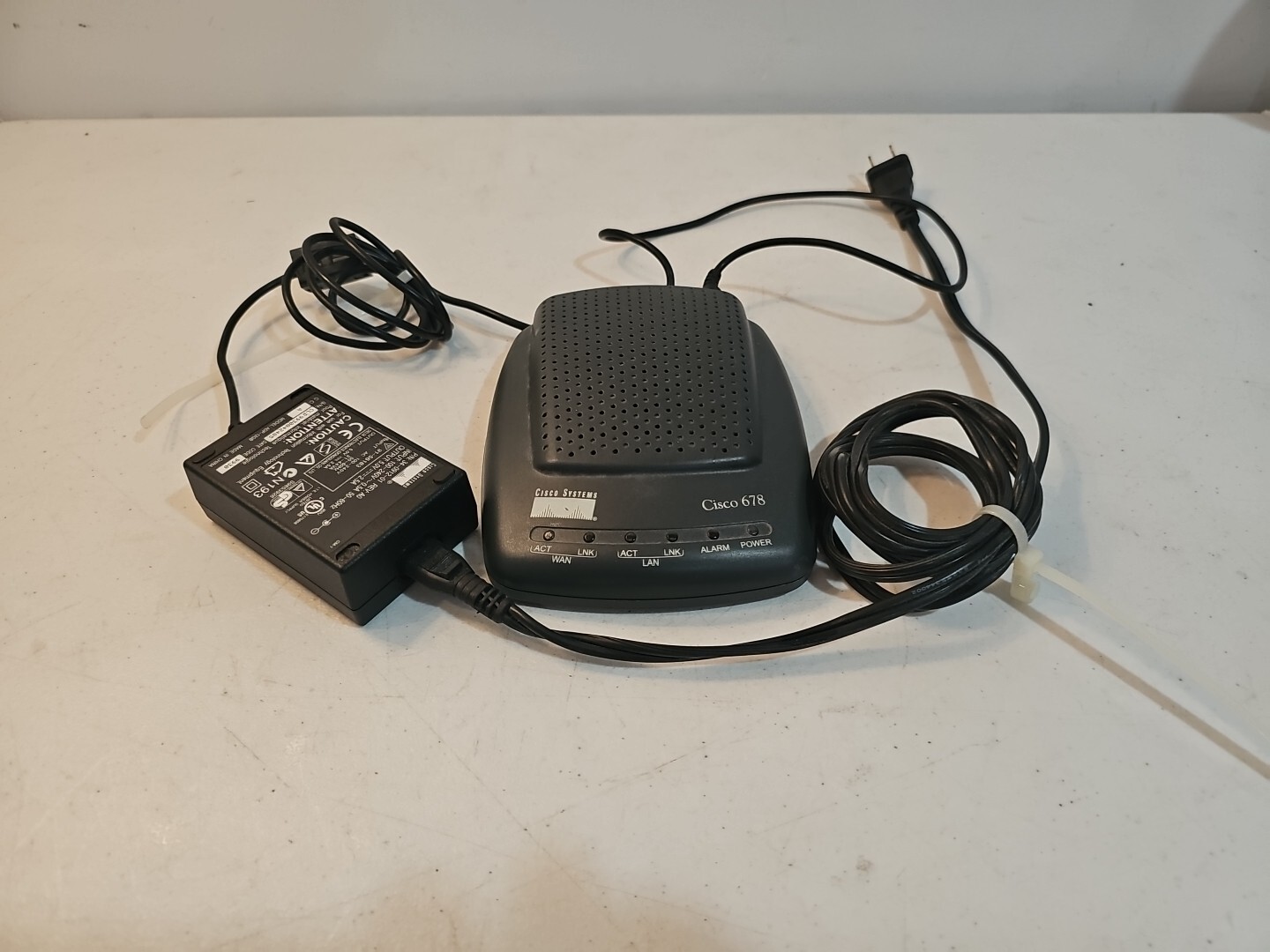 Cisco Systems 678 DSL Modem/Router- With Power Cord 2.4.1 DMT