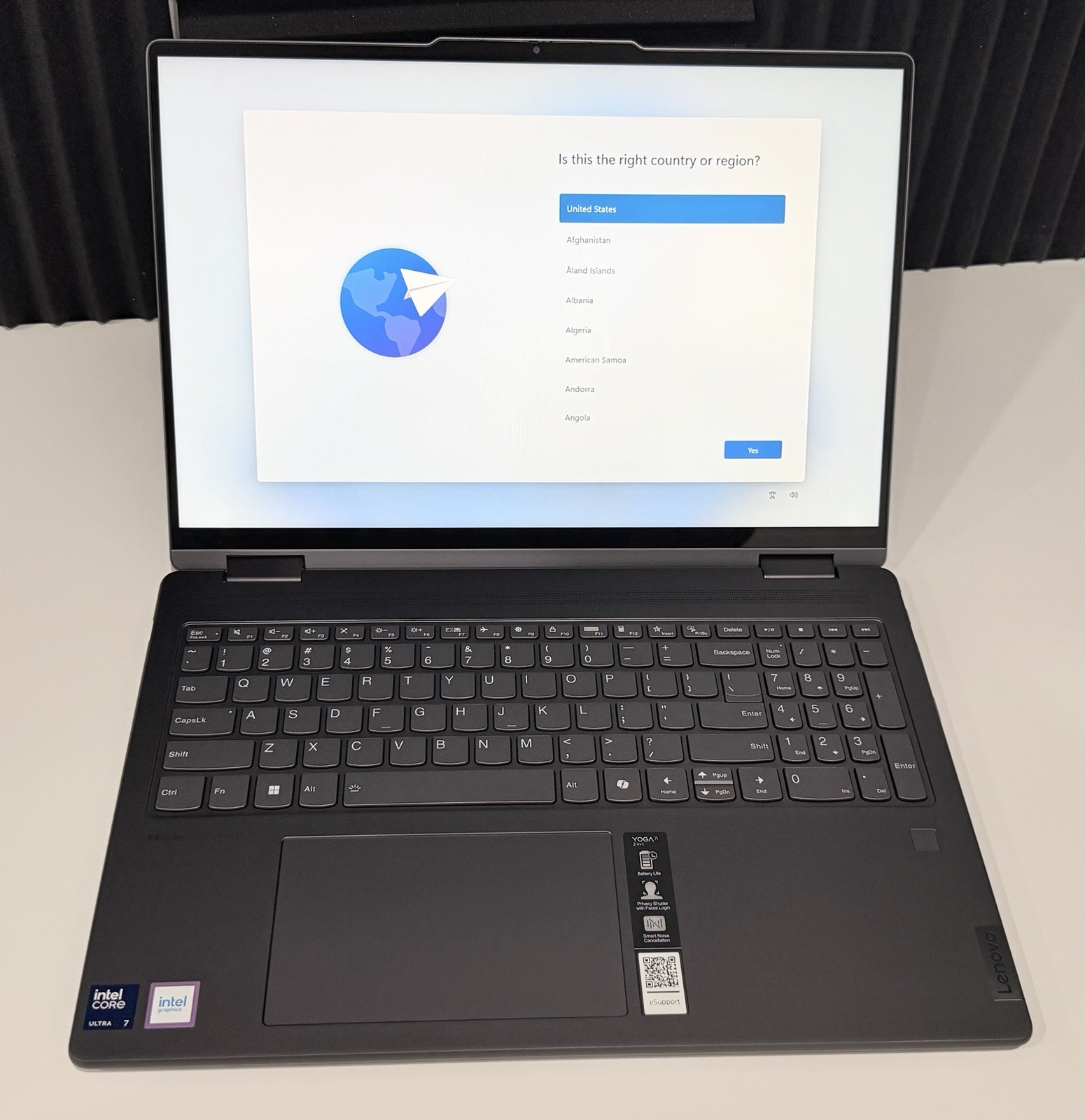 Lenovo Yoga 7i 2-in-1 16" Touchscreen Laptop – Intel Core Ultra 7, 16GB RAM,1 TB