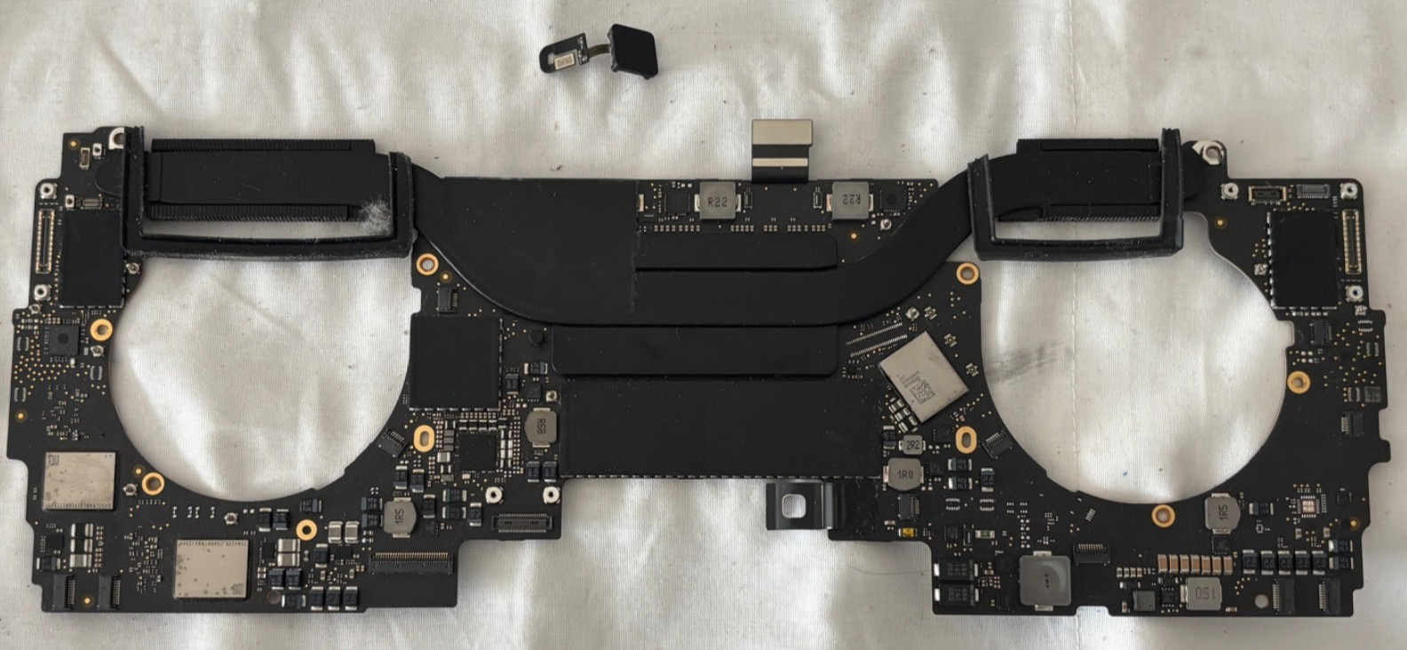 OEM MacBook Pro 2020 A2251 i5 2.0Ghz 16GB 1TB Logic Board Motherboard  TouchID