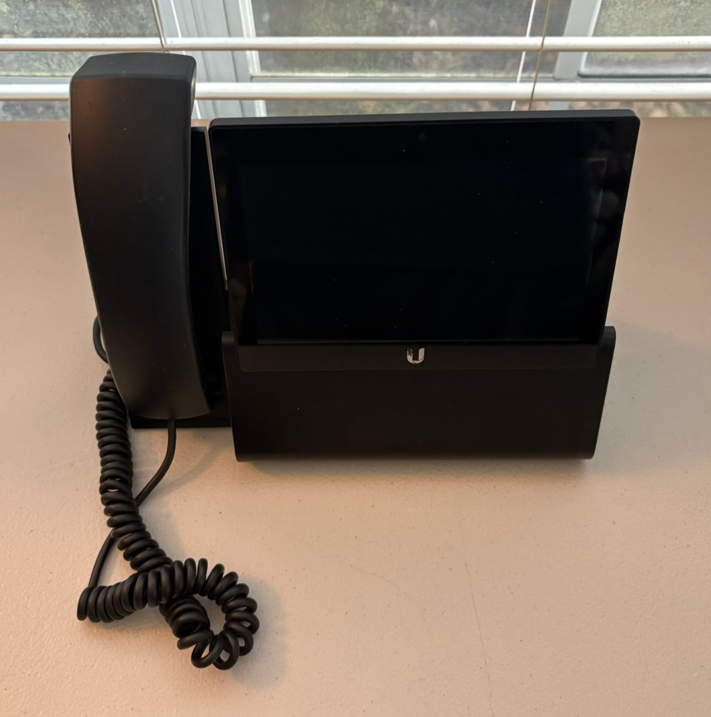 Ubiquiti UniFi VoIP Phone UVP-Executive Touch Max 7" Screen (Unit Only / Read)