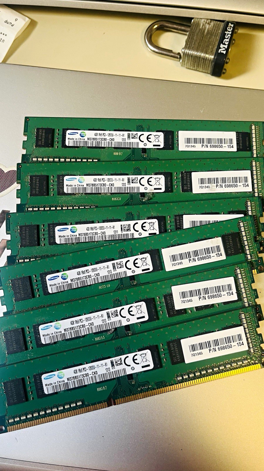 Samsung 32 GB (8x4GB)PC3-12800U DDR3 240-Pin DIMM Unbuffered M378B5173CB0-CK0